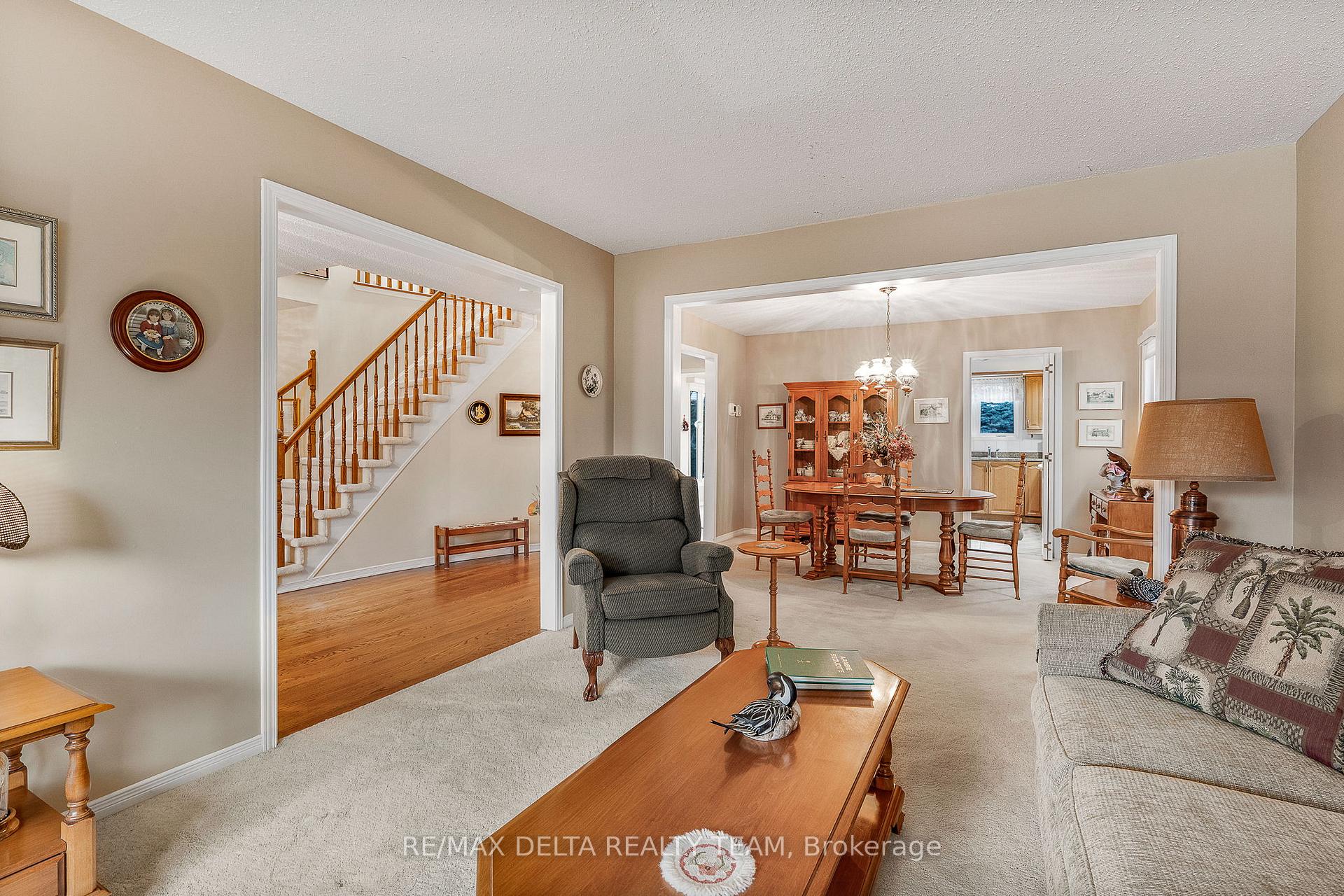 Photo 9 of 745 Hauteview Crescent, Ottawa, Fallingbrook/Ridgemount — HOMEH
