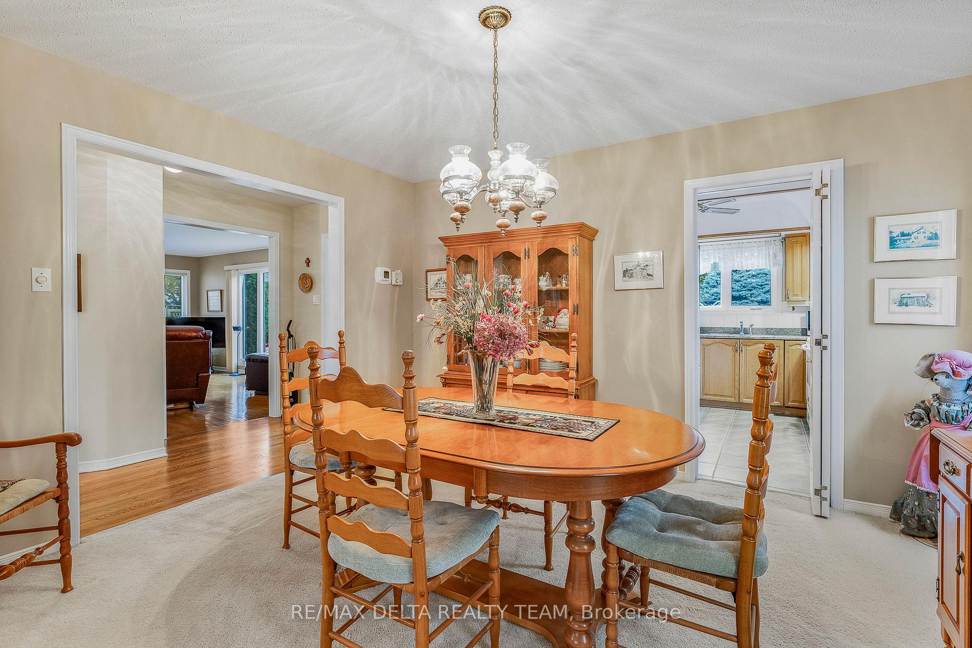 Photo 11 of 745 Hauteview Crescent, Ottawa, Fallingbrook/Ridgemount — HOMEH
