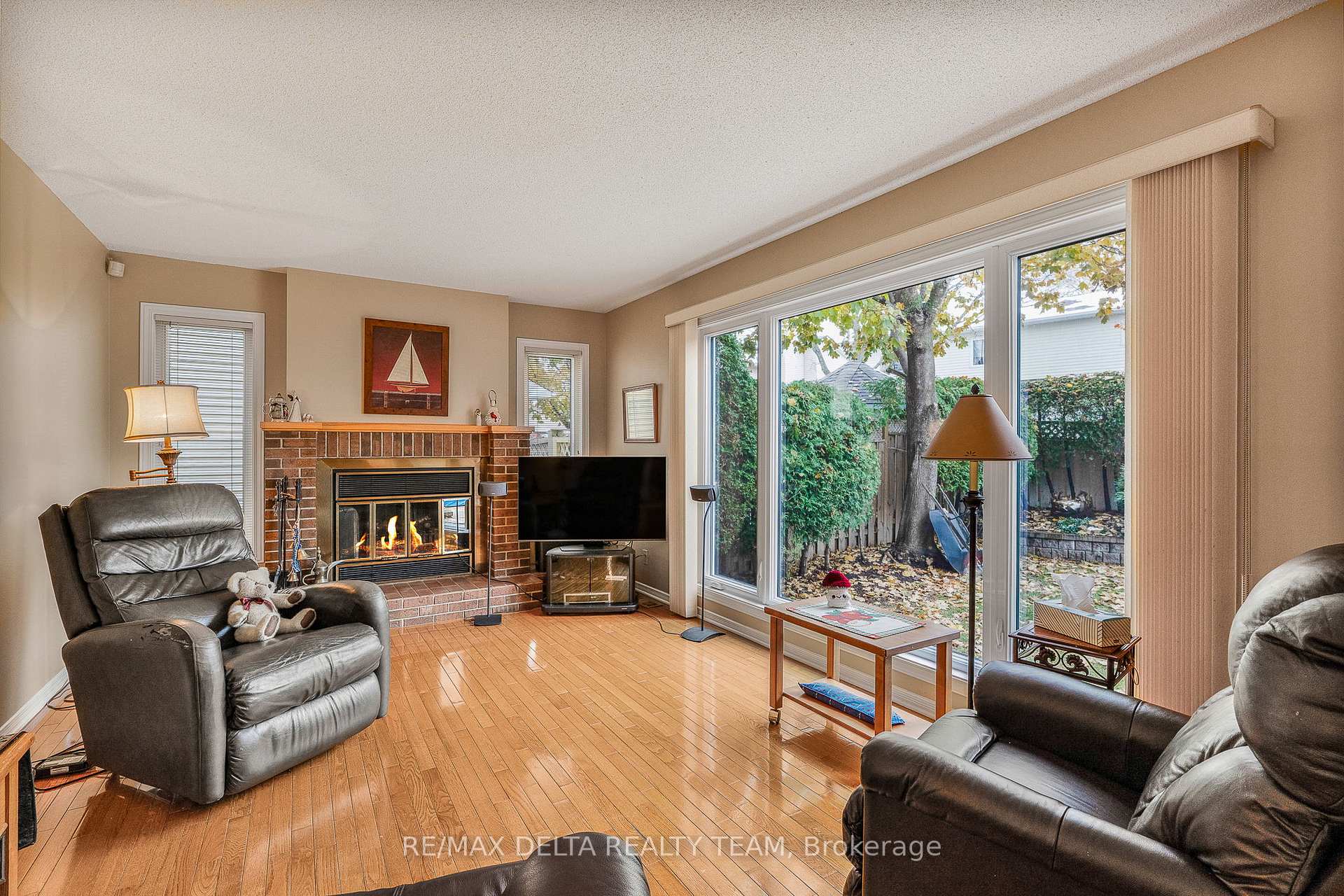 Photo 12 of 745 Hauteview Crescent, Ottawa, Fallingbrook/Ridgemount — HOMEH