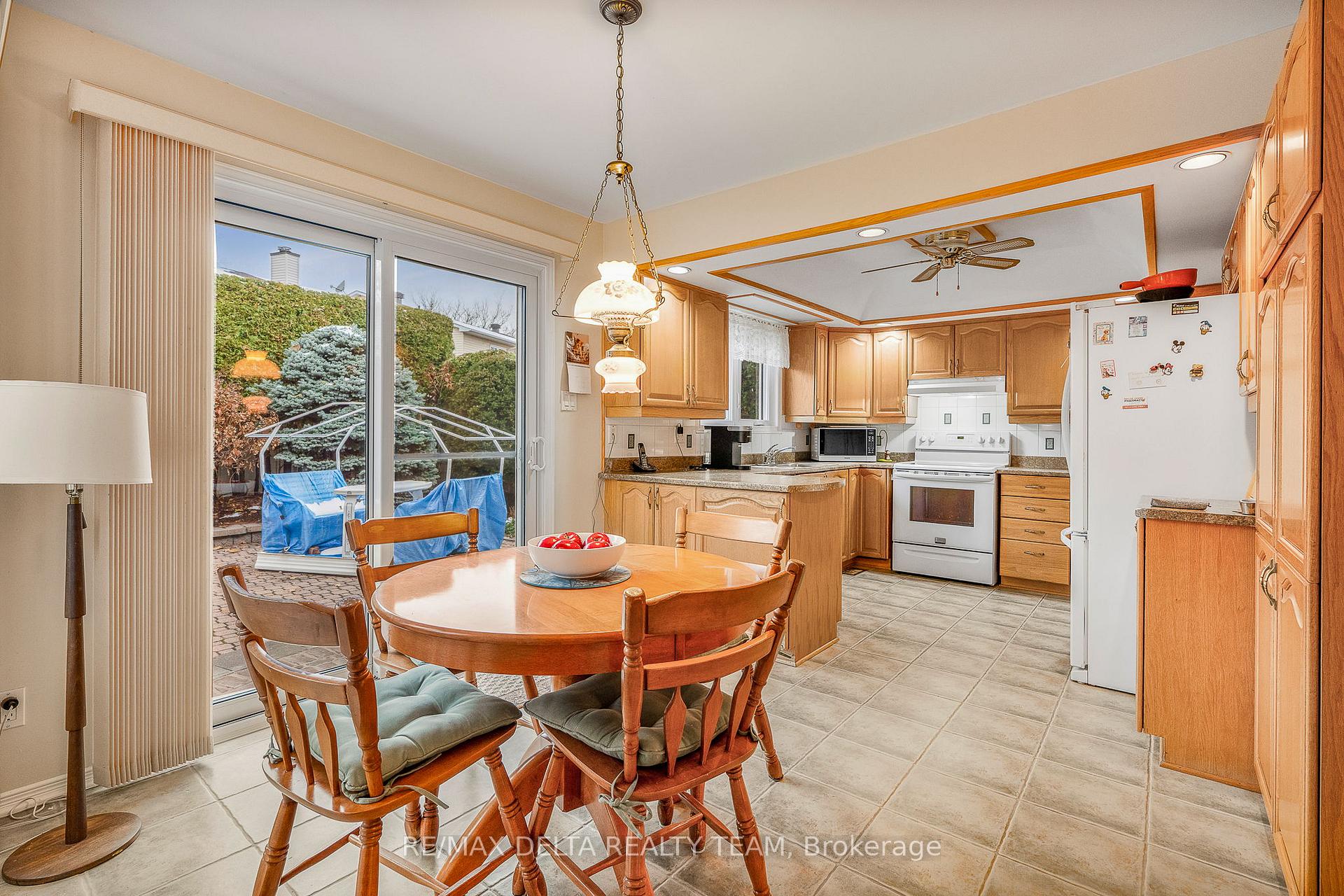 Photo 13 of 745 Hauteview Crescent, Ottawa, Fallingbrook/Ridgemount — HOMEH
