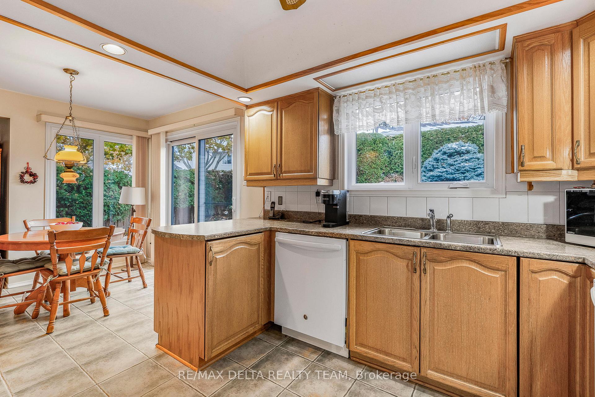 Photo 17 of 745 Hauteview Crescent, Ottawa, Fallingbrook/Ridgemount — HOMEH