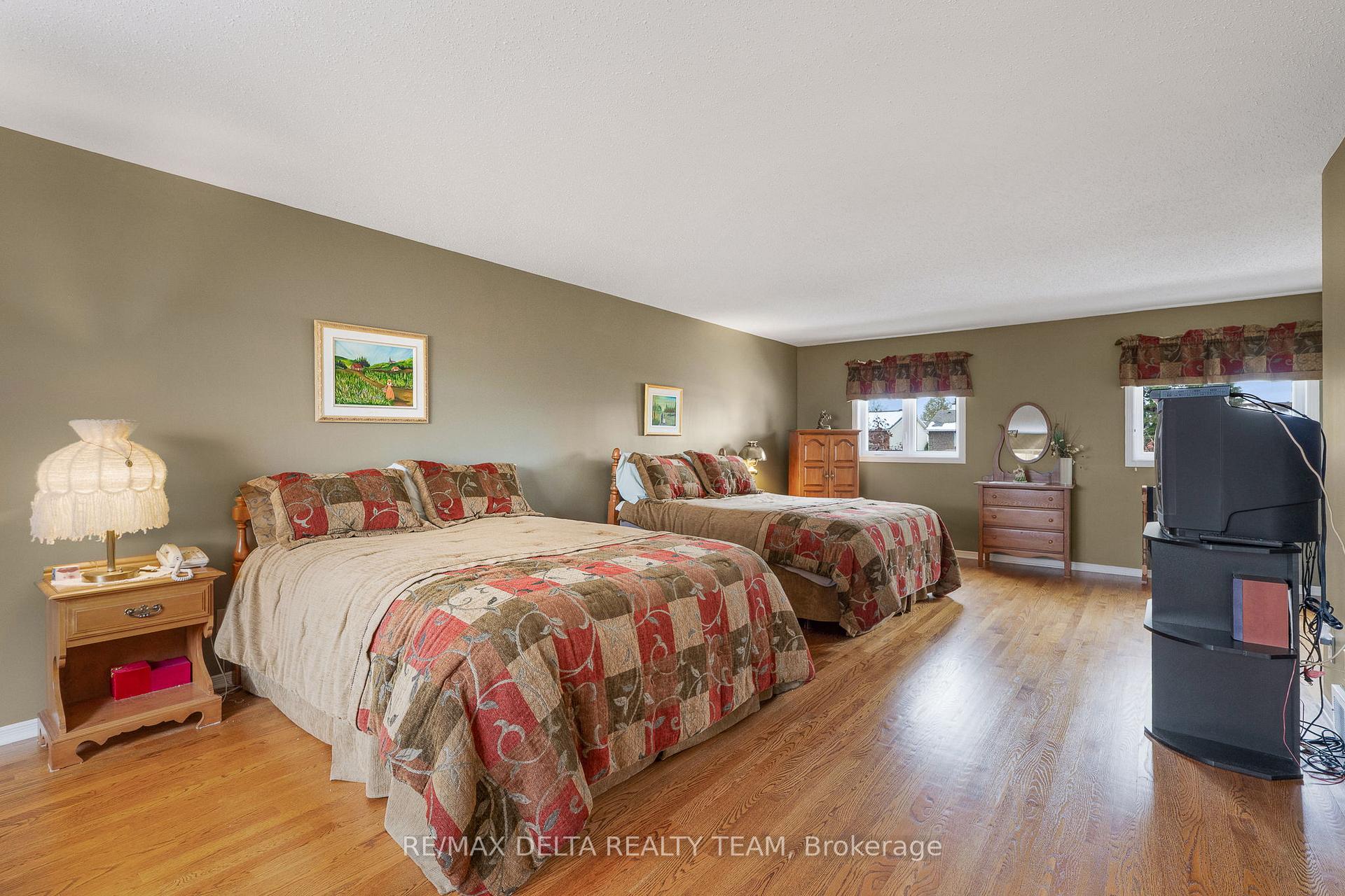 Photo 22 of 745 Hauteview Crescent, Ottawa, Fallingbrook/Ridgemount — HOMEH
