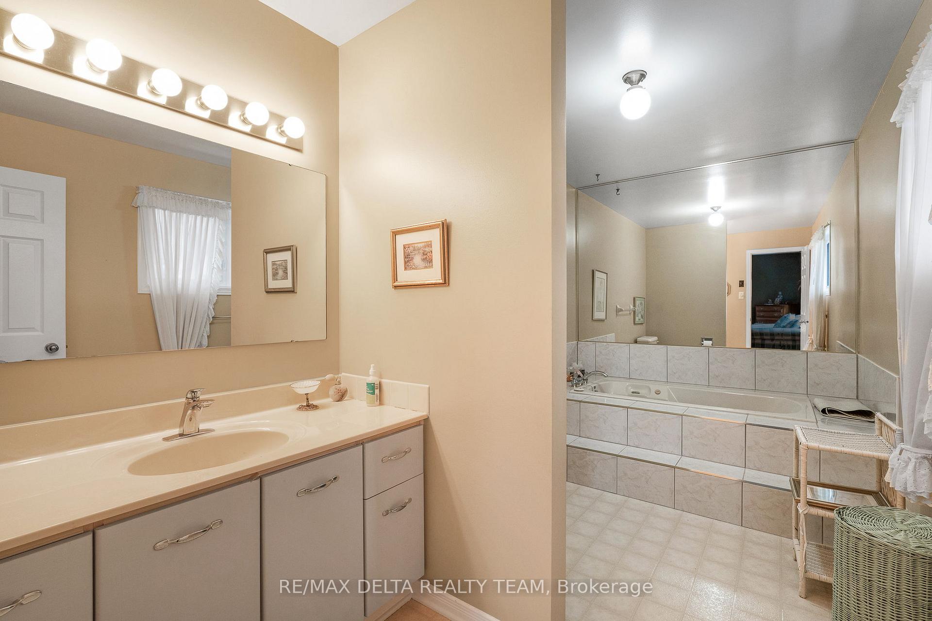 Photo 23 of 745 Hauteview Crescent, Ottawa, Fallingbrook/Ridgemount — HOMEH