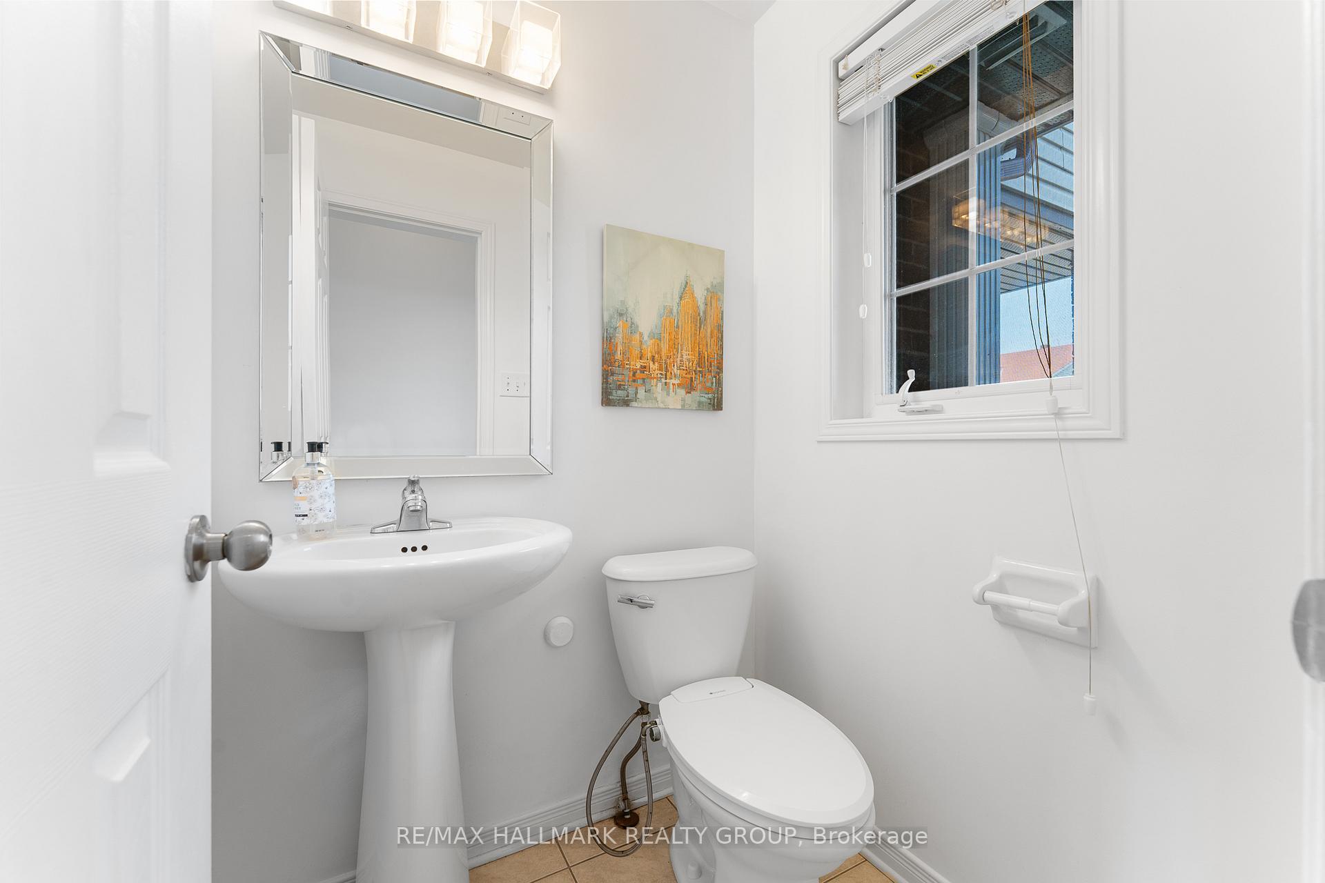 Photo 4 of 216 Rolling Meadow Crescent, Ottawa, Mer Bleue/Bradley Estates/Anderson Park — HOMEH