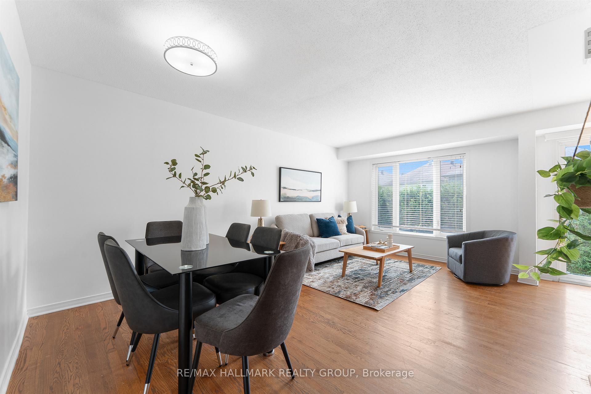 Photo 6 of 216 Rolling Meadow Crescent, Ottawa, Mer Bleue/Bradley Estates/Anderson Park — HOMEH
