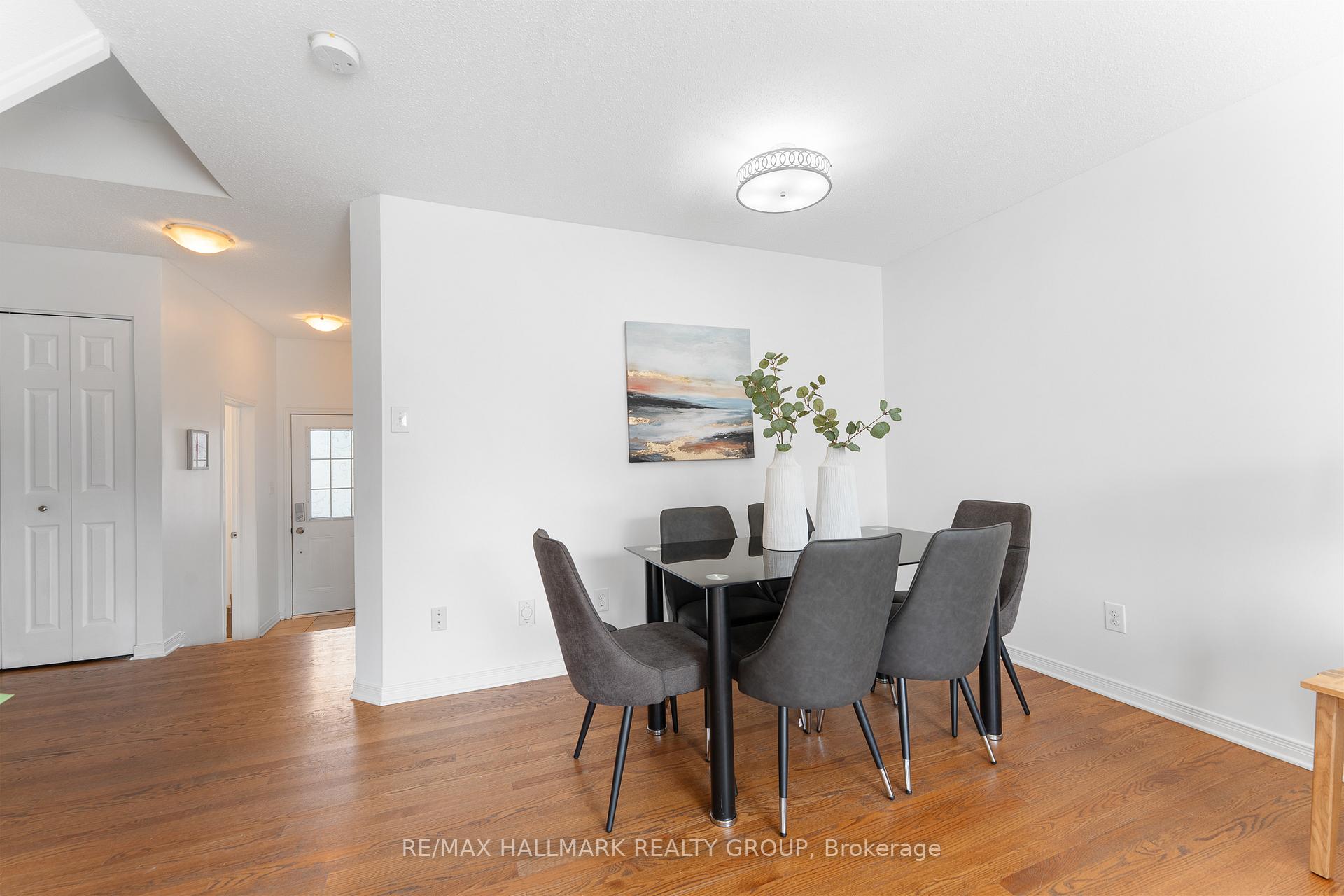 Photo 7 of 216 Rolling Meadow Crescent, Ottawa, Mer Bleue/Bradley Estates/Anderson Park — HOMEH