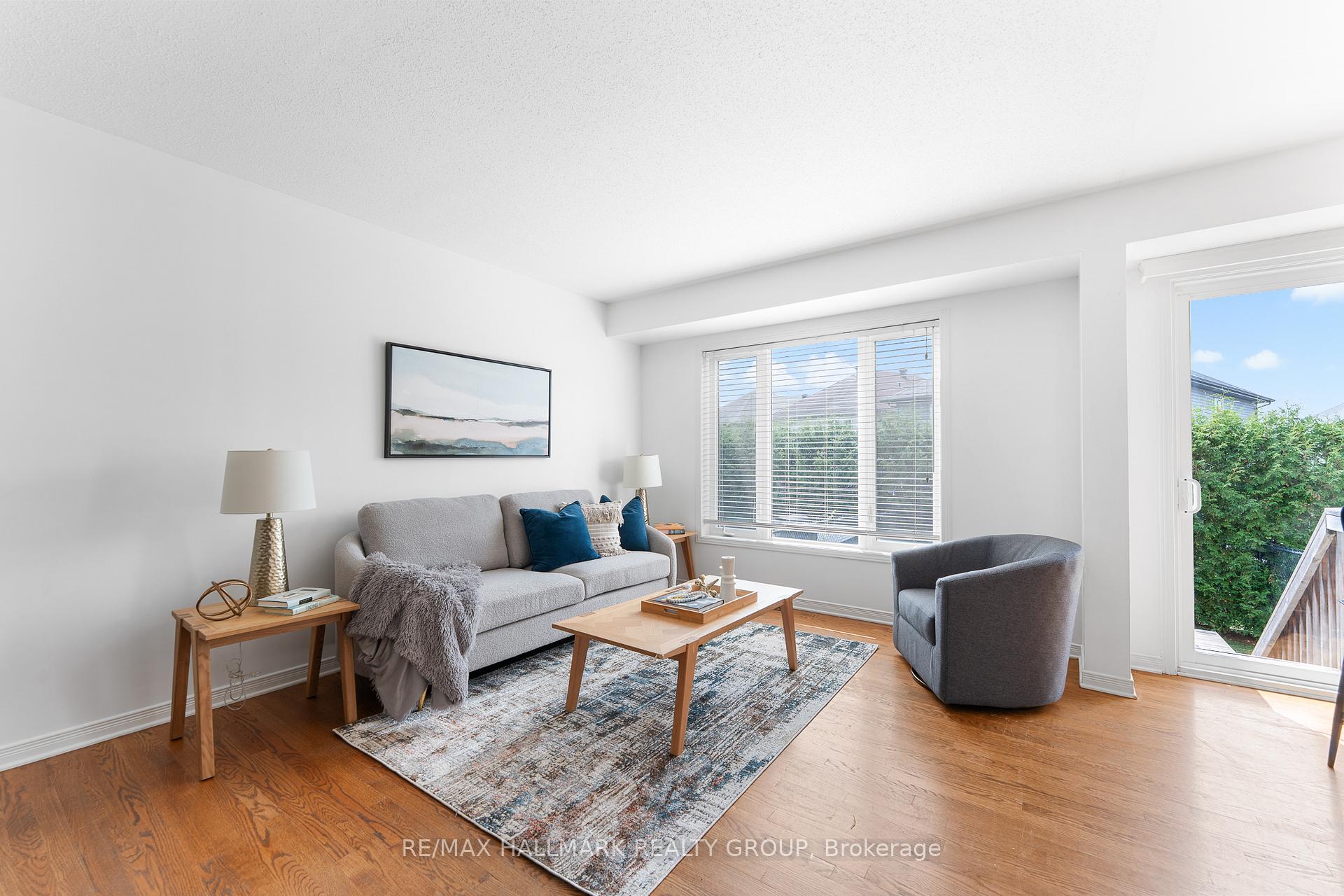 Photo 10 of 216 Rolling Meadow Crescent, Ottawa, Mer Bleue/Bradley Estates/Anderson Park — HOMEH