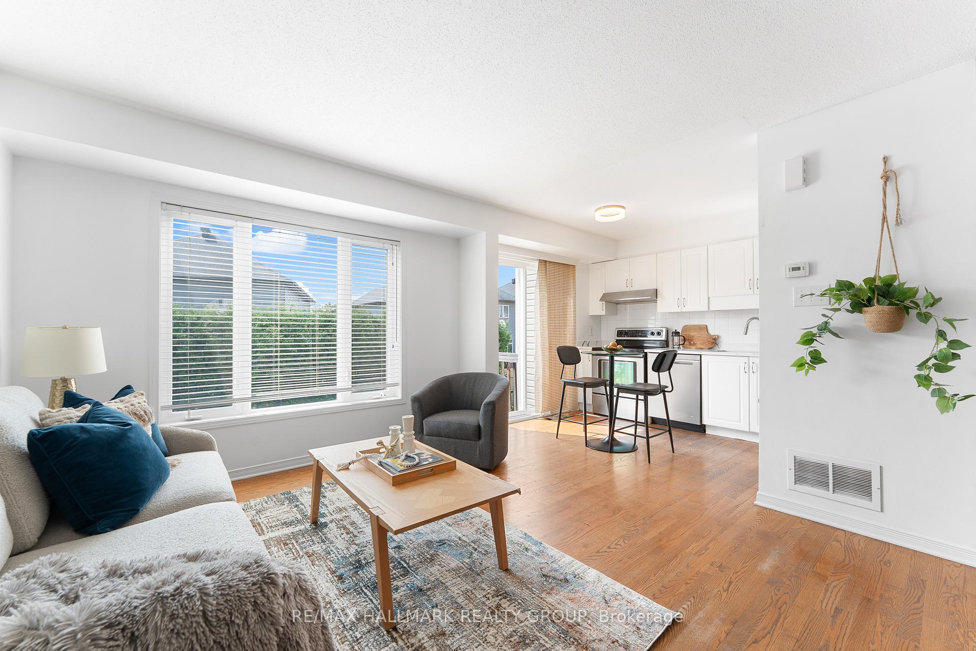 Photo 11 of 216 Rolling Meadow Crescent, Ottawa, Mer Bleue/Bradley Estates/Anderson Park — HOMEH