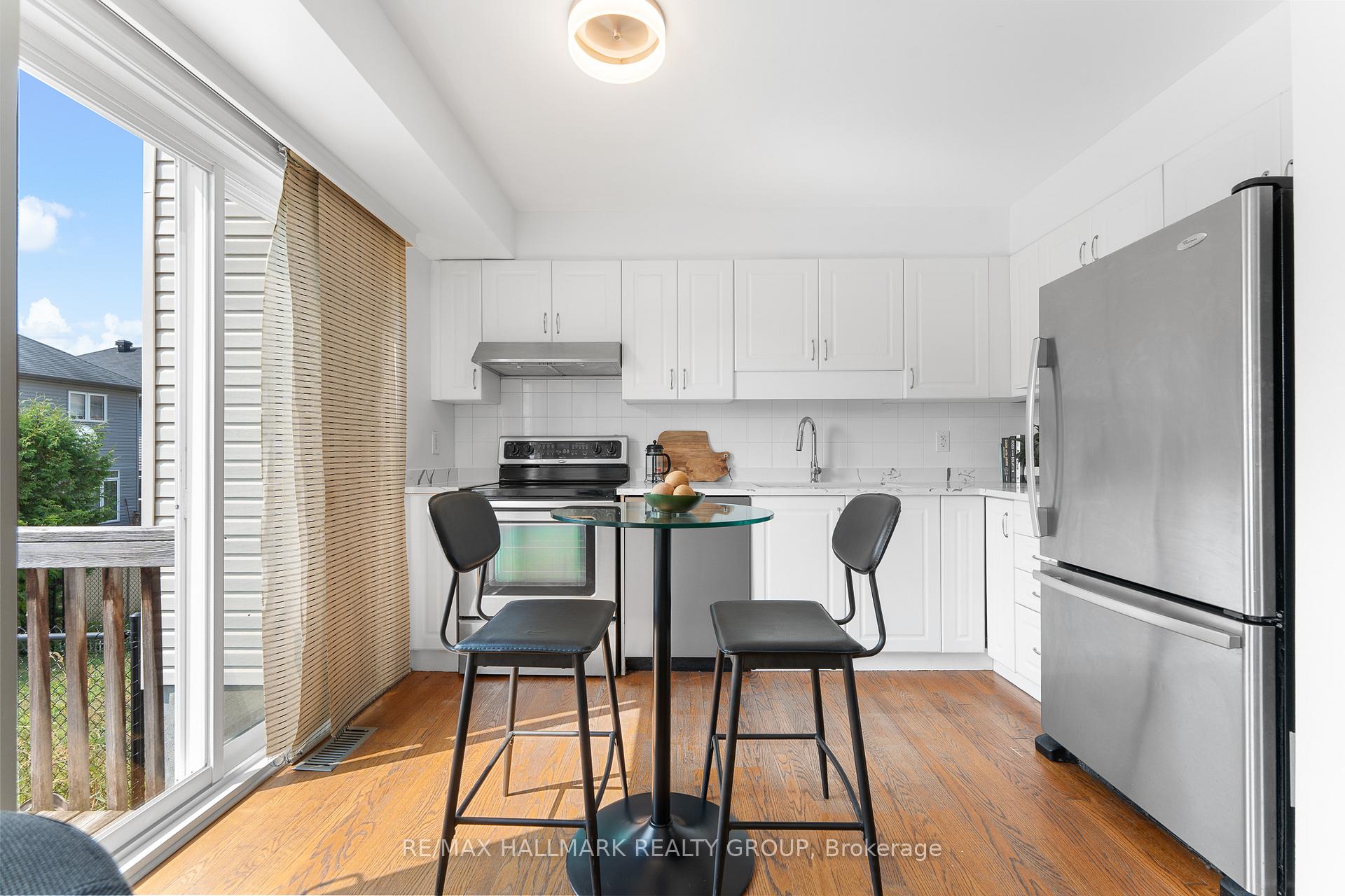 Photo 15 of 216 Rolling Meadow Crescent, Ottawa, Mer Bleue/Bradley Estates/Anderson Park — HOMEH