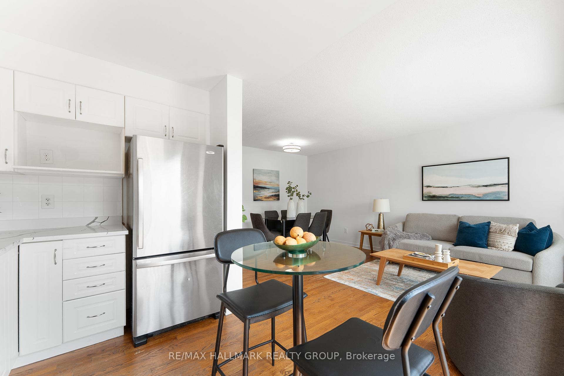 Photo 19 of 216 Rolling Meadow Crescent, Ottawa, Mer Bleue/Bradley Estates/Anderson Park — HOMEH