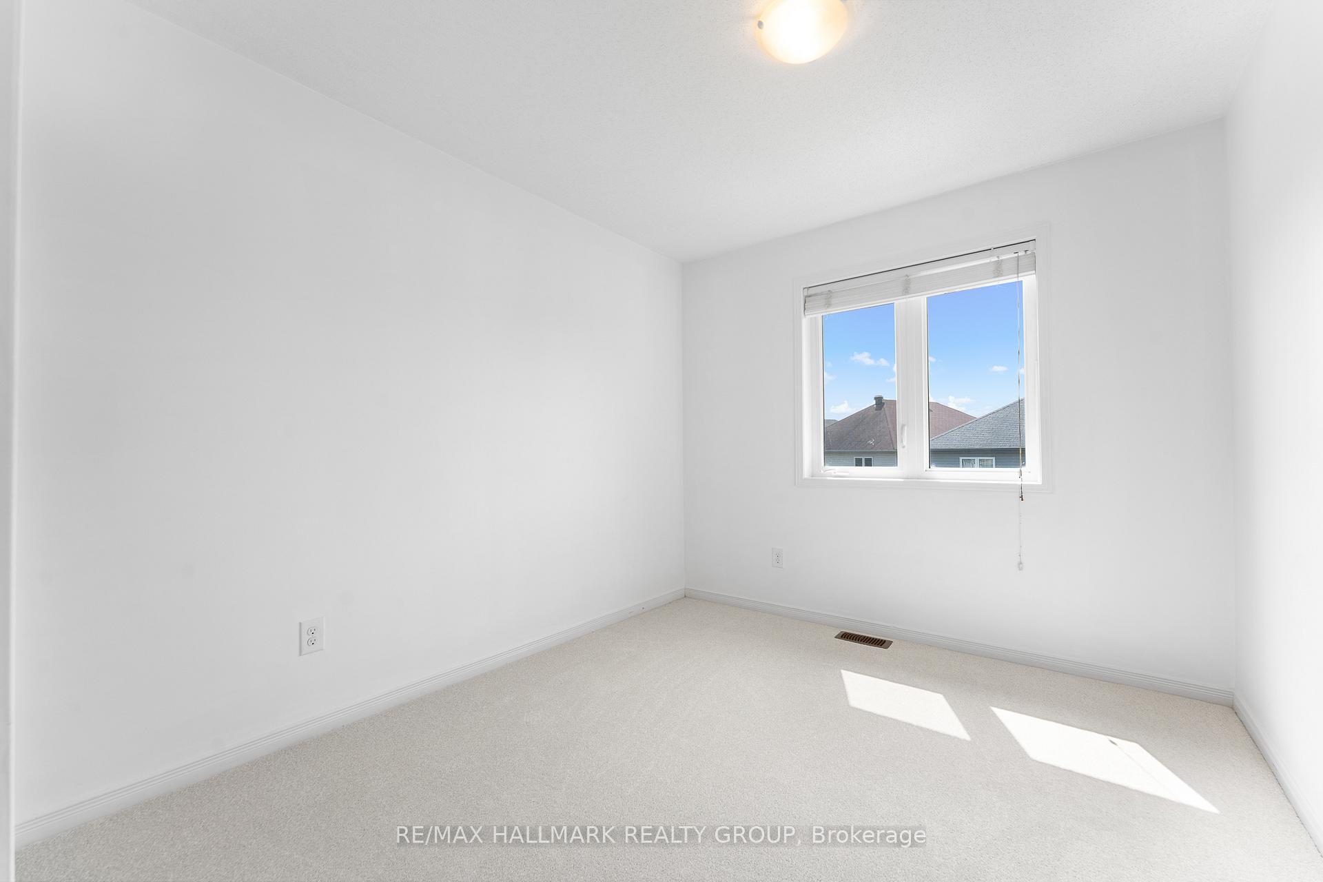 Photo 28 of 216 Rolling Meadow Crescent, Ottawa, Mer Bleue/Bradley Estates/Anderson Park — HOMEH