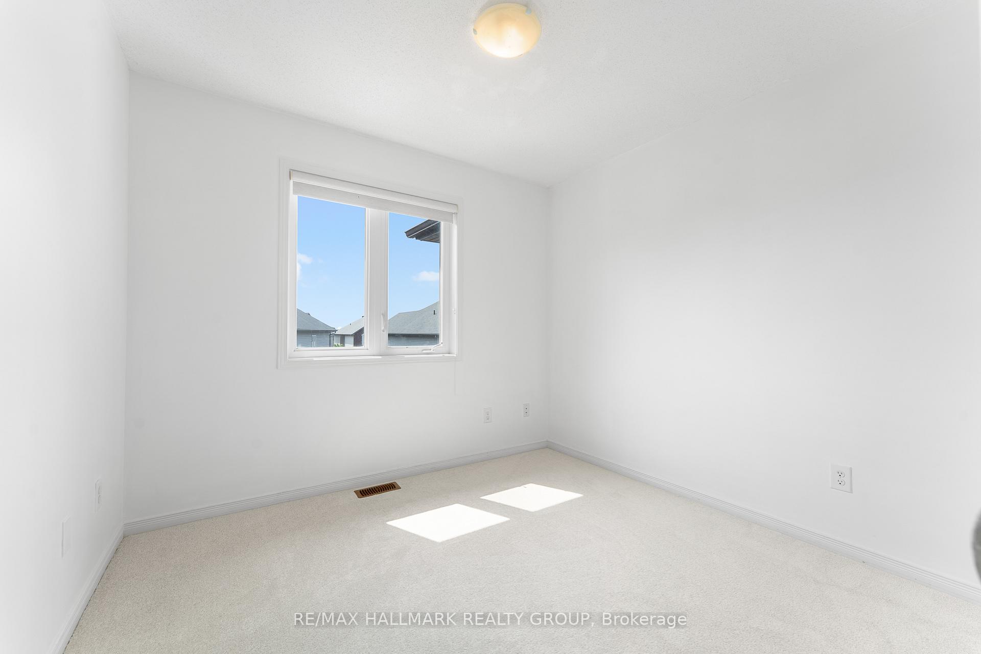 Photo 30 of 216 Rolling Meadow Crescent, Ottawa, Mer Bleue/Bradley Estates/Anderson Park — HOMEH