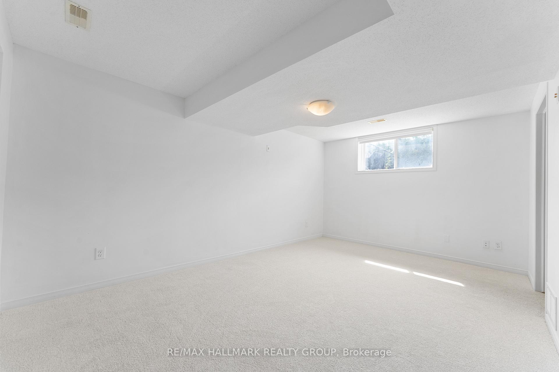 Photo 34 of 216 Rolling Meadow Crescent, Ottawa, Mer Bleue/Bradley Estates/Anderson Park — HOMEH