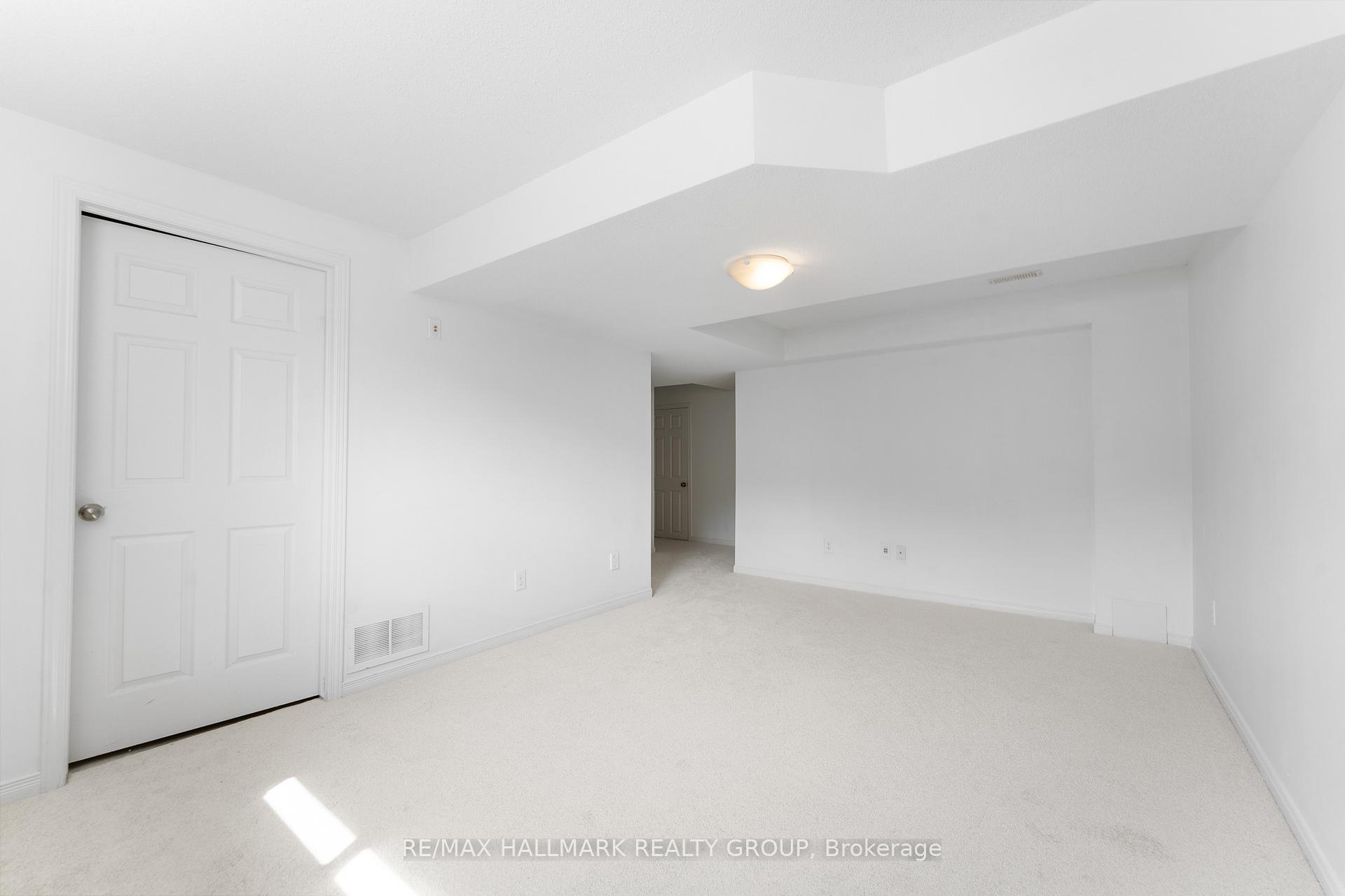 Photo 35 of 216 Rolling Meadow Crescent, Ottawa, Mer Bleue/Bradley Estates/Anderson Park — HOMEH