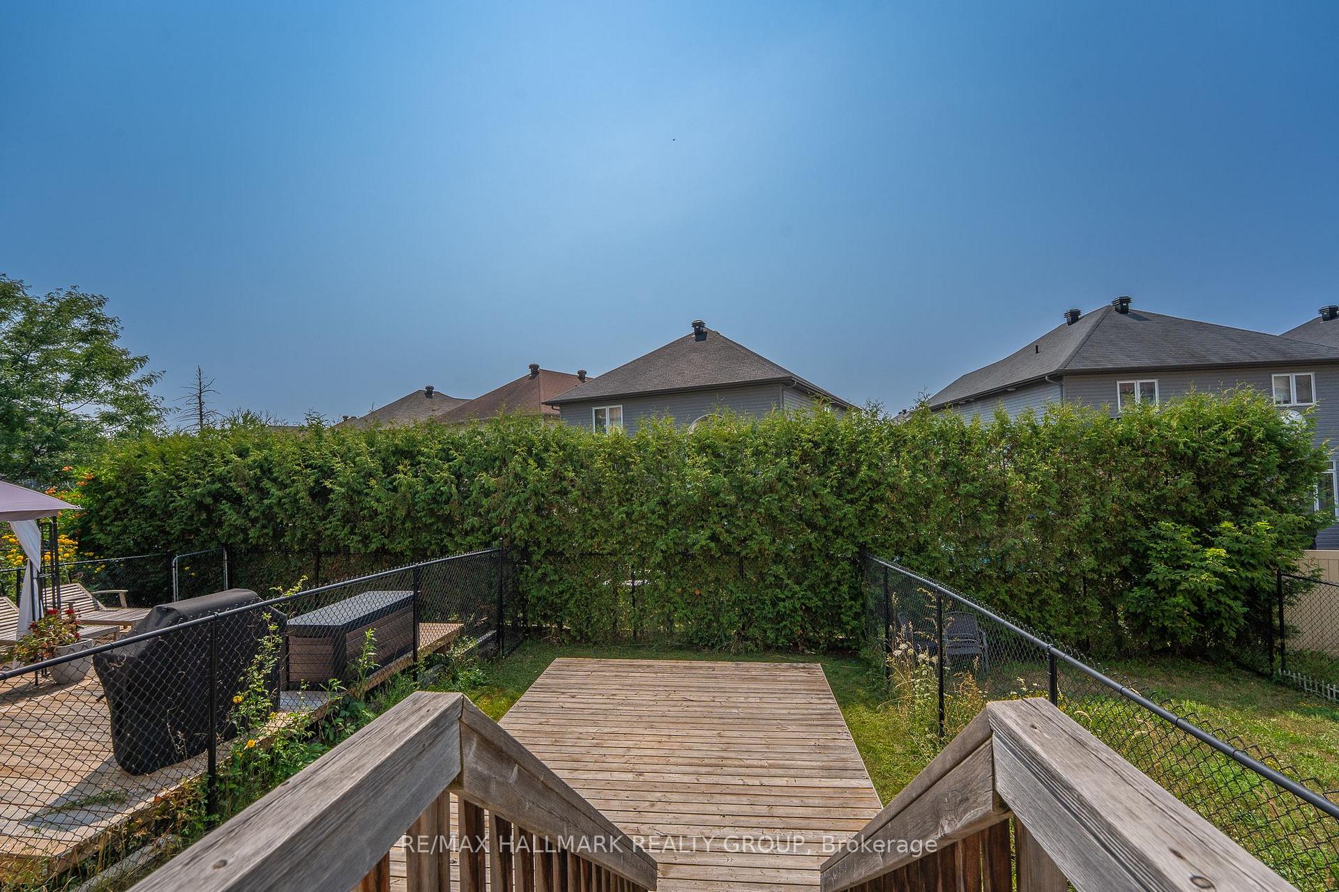 Photo 36 of 216 Rolling Meadow Crescent, Ottawa, Mer Bleue/Bradley Estates/Anderson Park — HOMEH