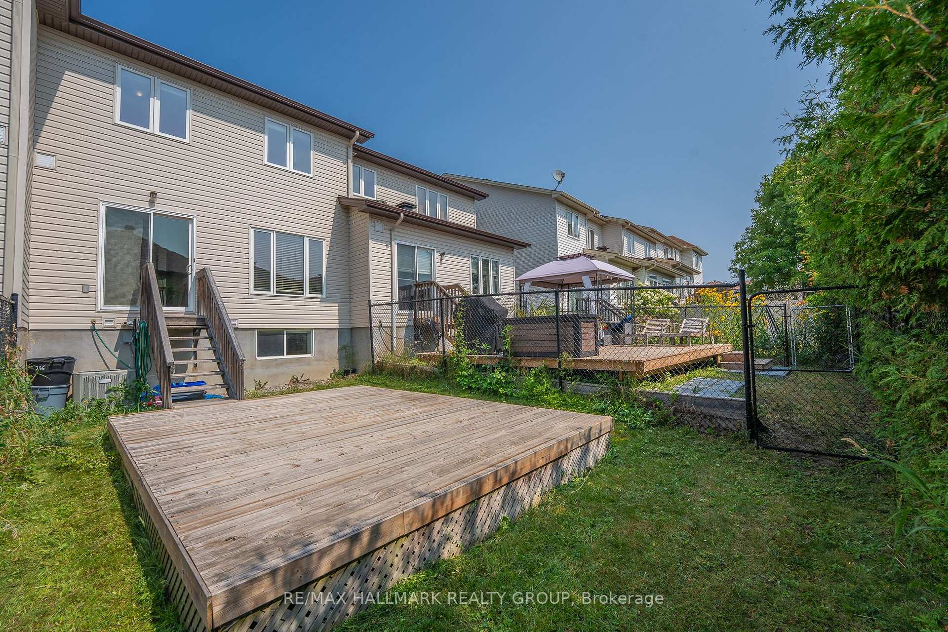 Photo 37 of 216 Rolling Meadow Crescent, Ottawa, Mer Bleue/Bradley Estates/Anderson Park — HOMEH