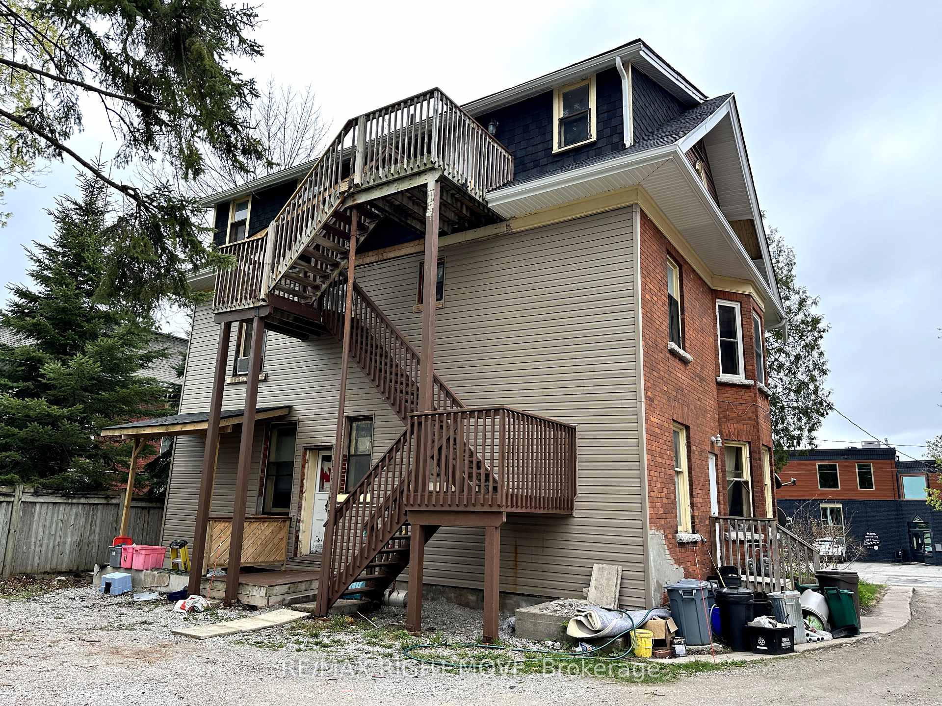 Photo 2 of 96 Neywash Street, Orillia — HOMEH