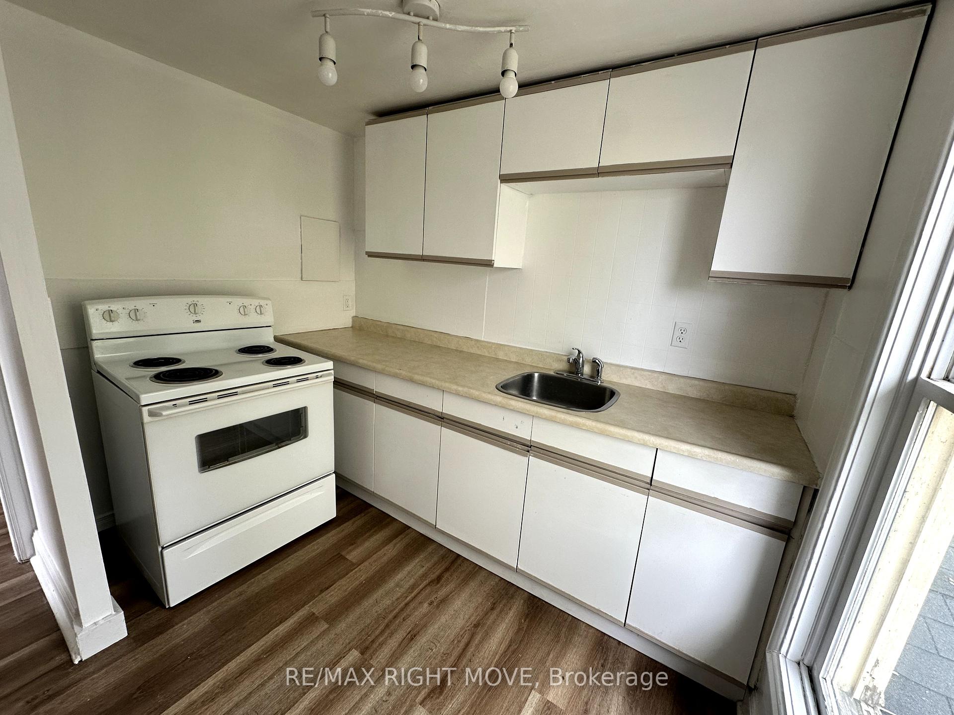 Photo 4 of 96 Neywash Street, Orillia — HOMEH