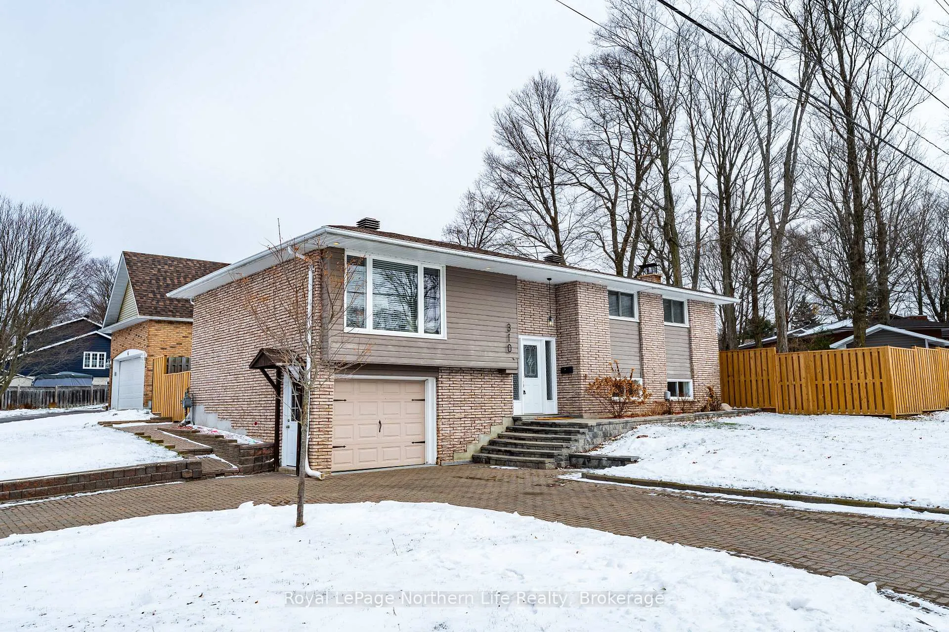 Photo 4 of 310 Surrey Drive, North Bay, Airport — HOMEH