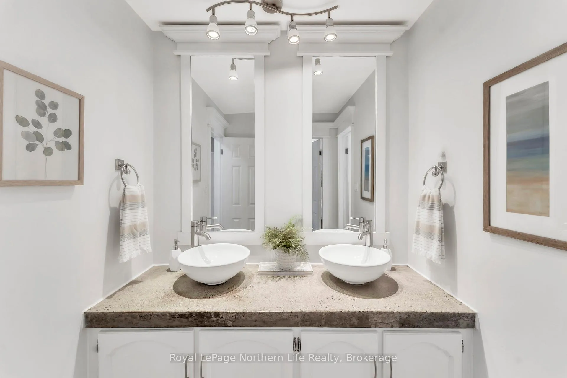 Photo 28 of 310 Surrey Drive, North Bay, Airport — HOMEH