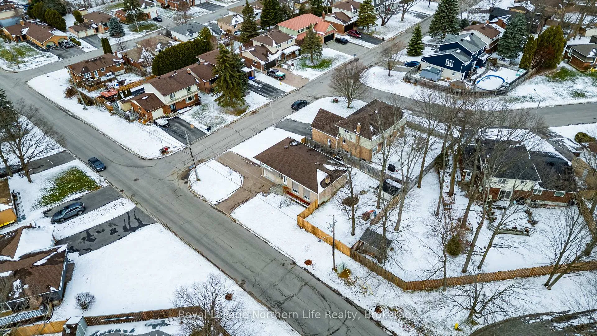 Photo 73 of 310 Surrey Drive, North Bay, Airport — HOMEH