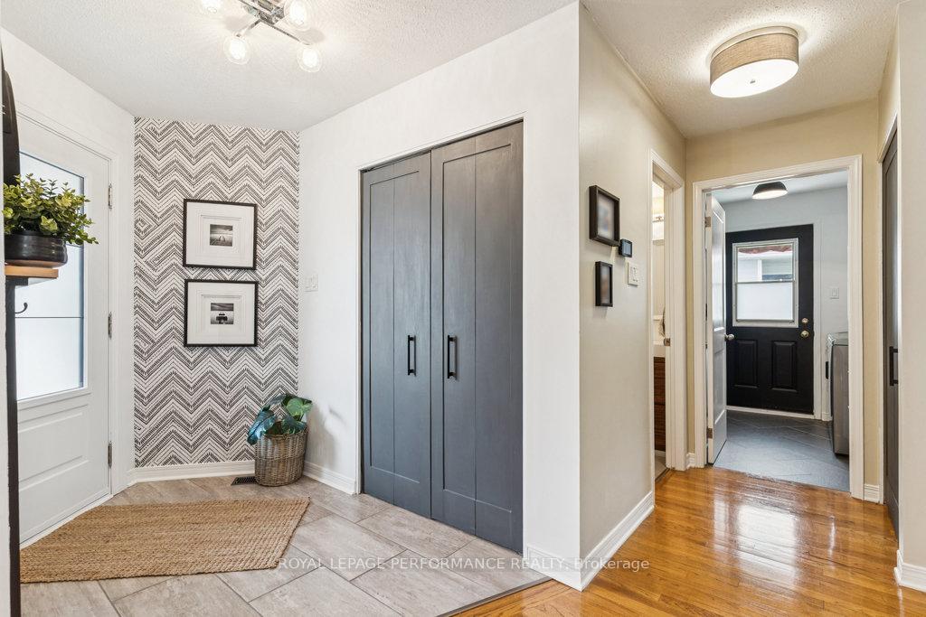 Photo 3 of 6410 Bernice Court, Ottawa, Convent Glen North — HOMEH