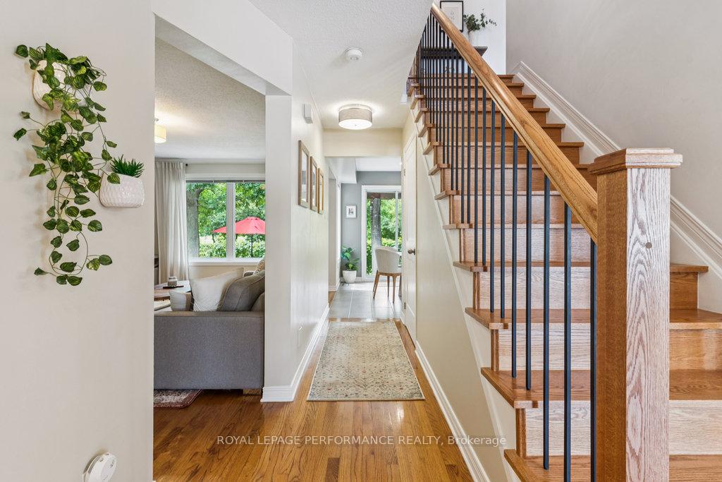 Photo 4 of 6410 Bernice Court, Ottawa, Convent Glen North — HOMEH