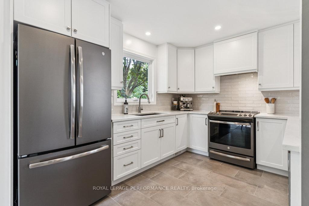 Photo 7 of 6410 Bernice Court, Ottawa, Convent Glen North — HOMEH