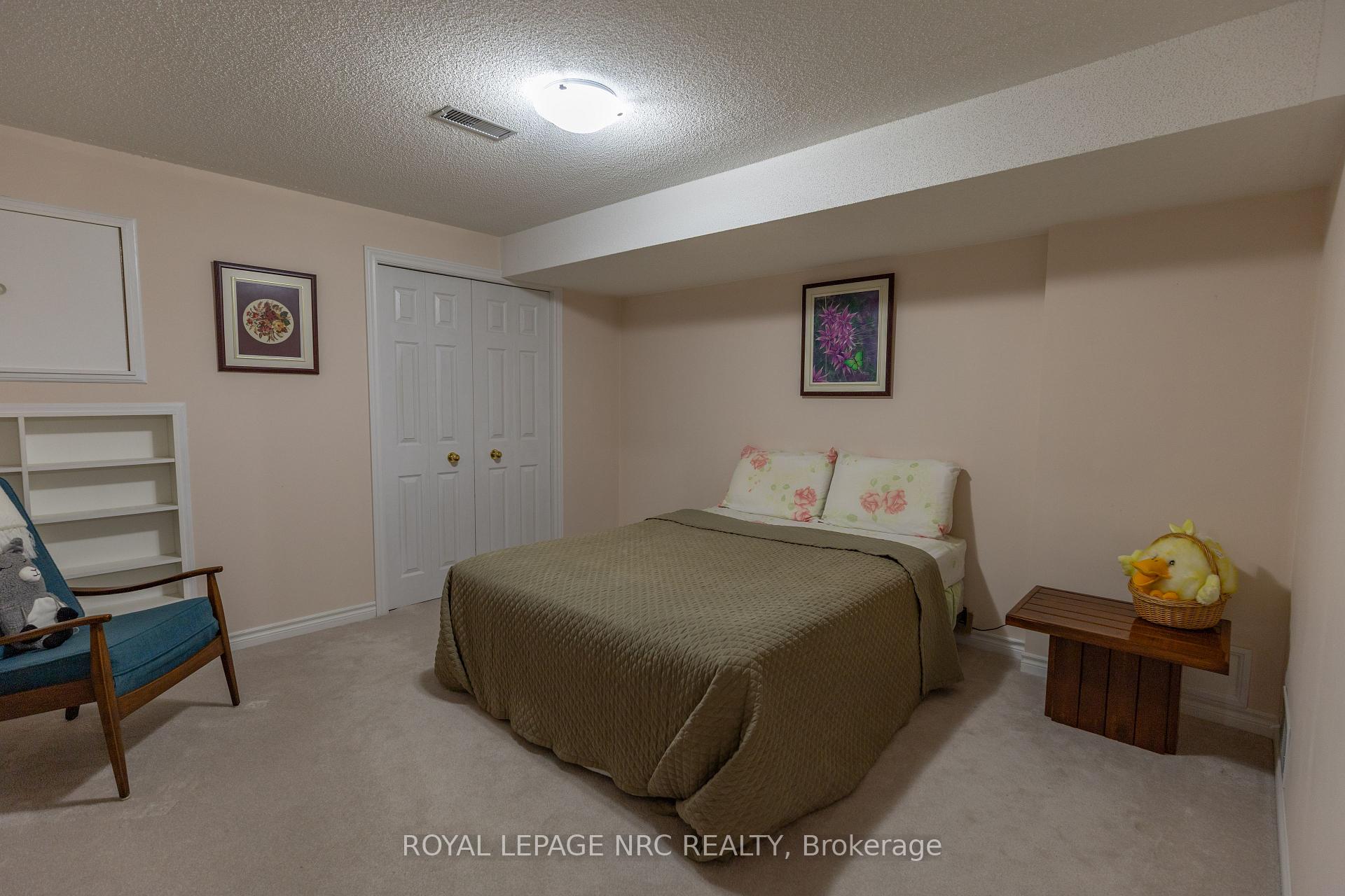 Photo 5 of 5 Kinsman Court, Pelham, Fonthill — HOMEH