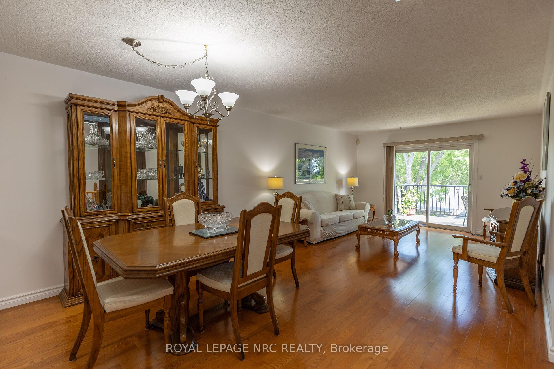 Photo 6 of 5 Kinsman Court, Pelham, Fonthill — HOMEH