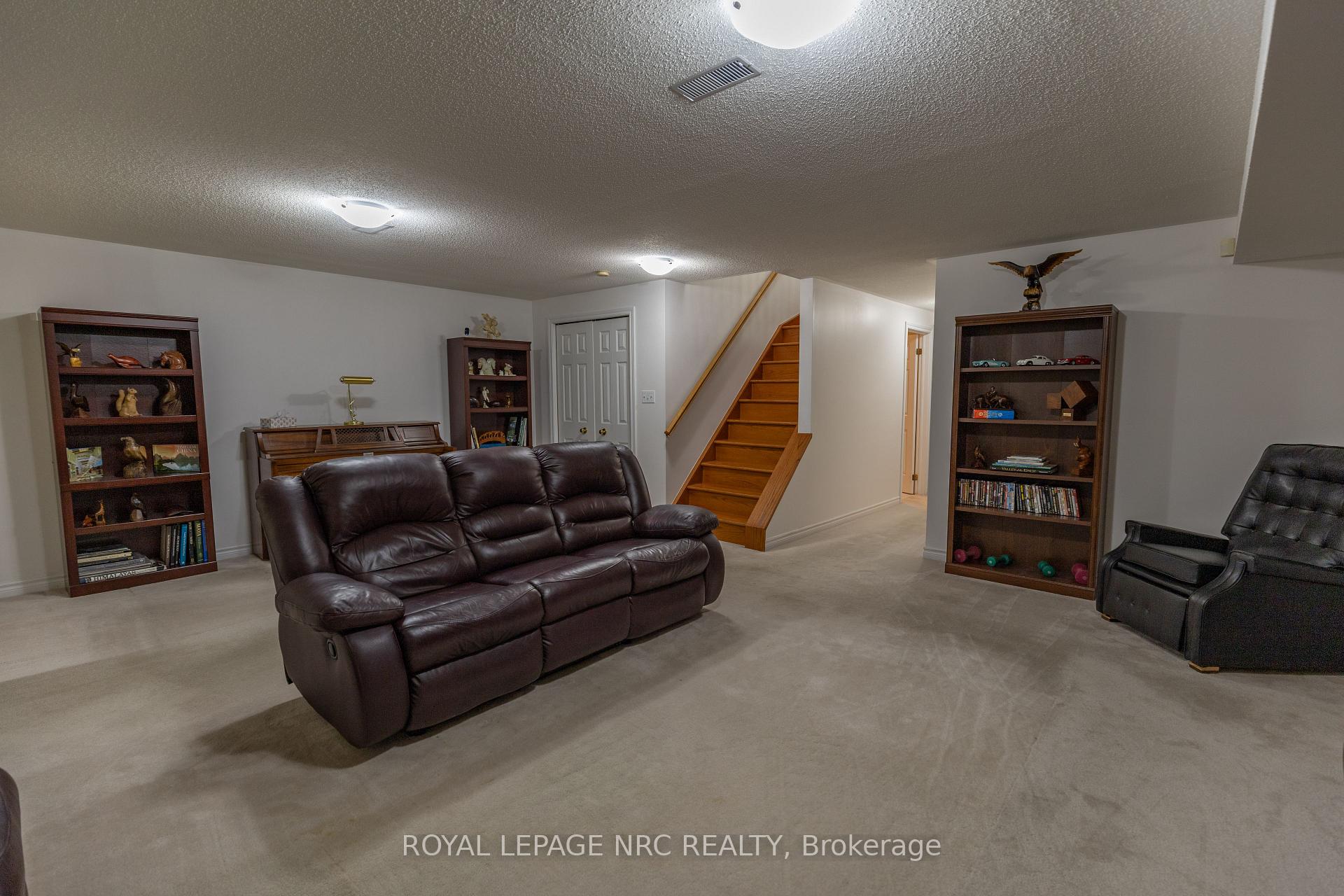 Photo 7 of 5 Kinsman Court, Pelham, Fonthill — HOMEH