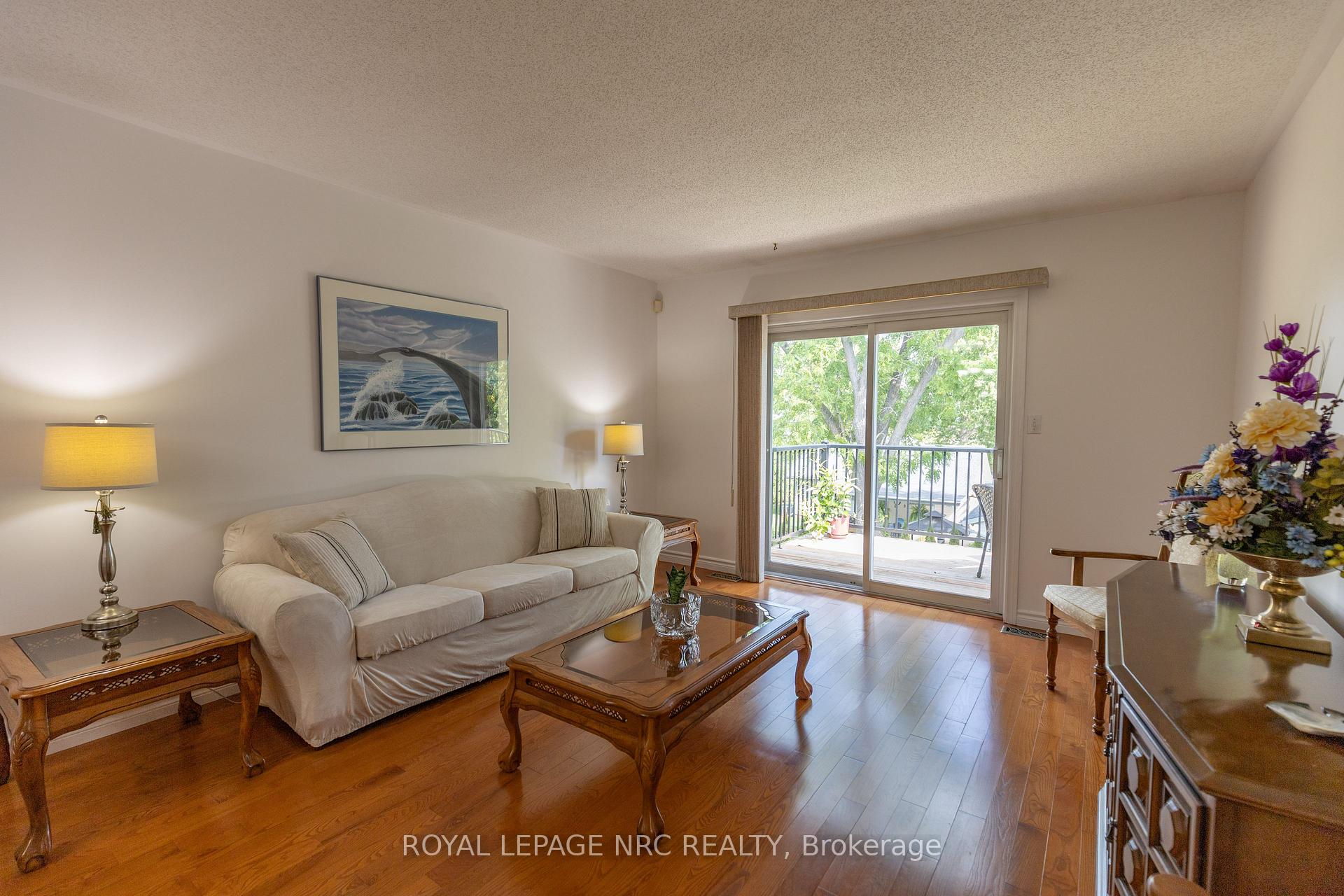 Photo 10 of 5 Kinsman Court, Pelham, Fonthill — HOMEH