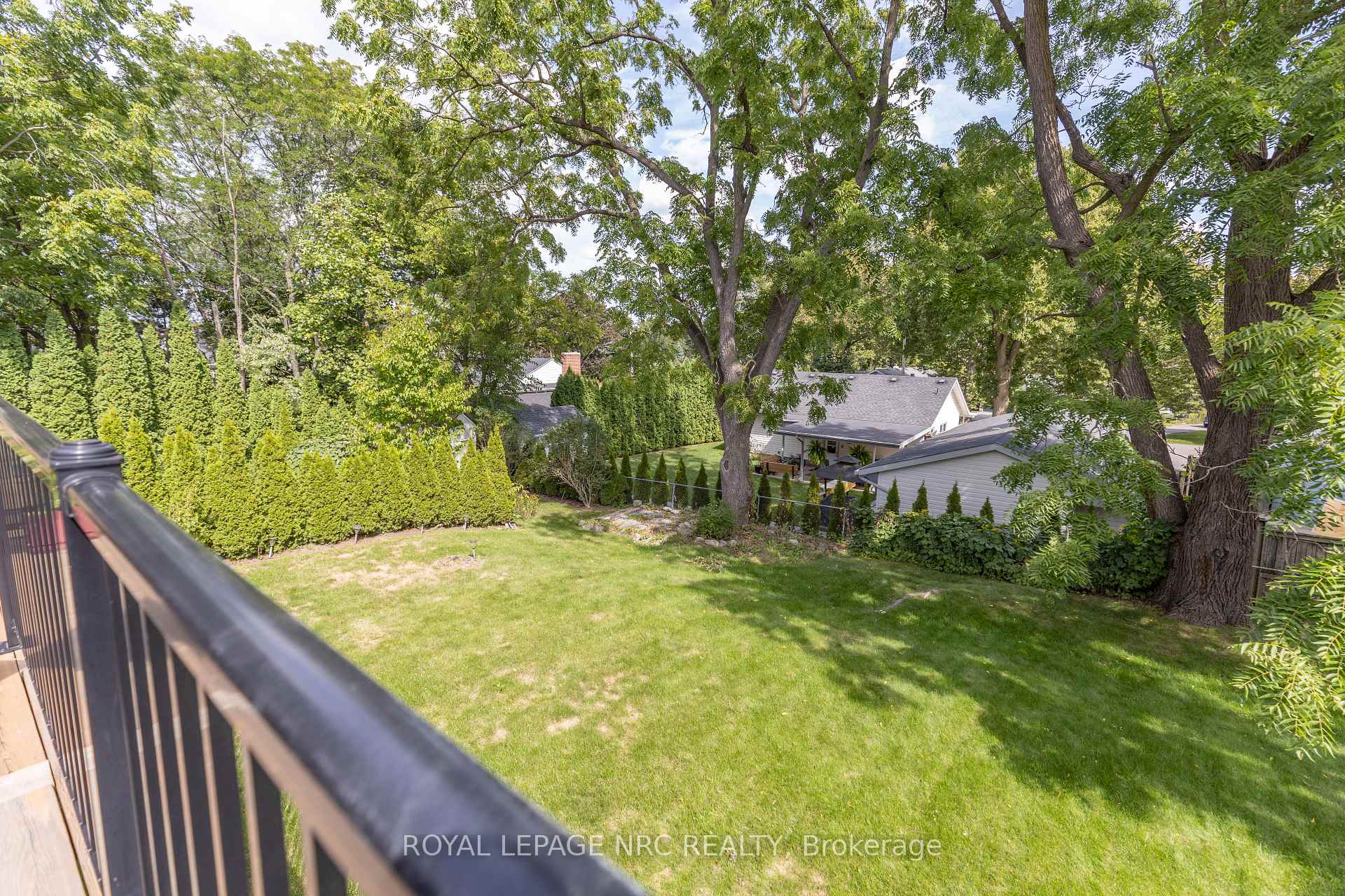 Photo 13 of 5 Kinsman Court, Pelham, Fonthill — HOMEH