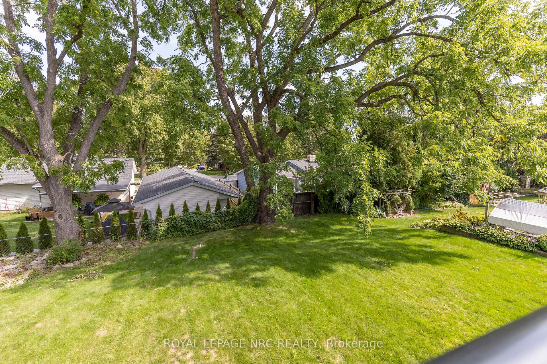 Photo 17 of 5 Kinsman Court, Pelham, Fonthill — HOMEH