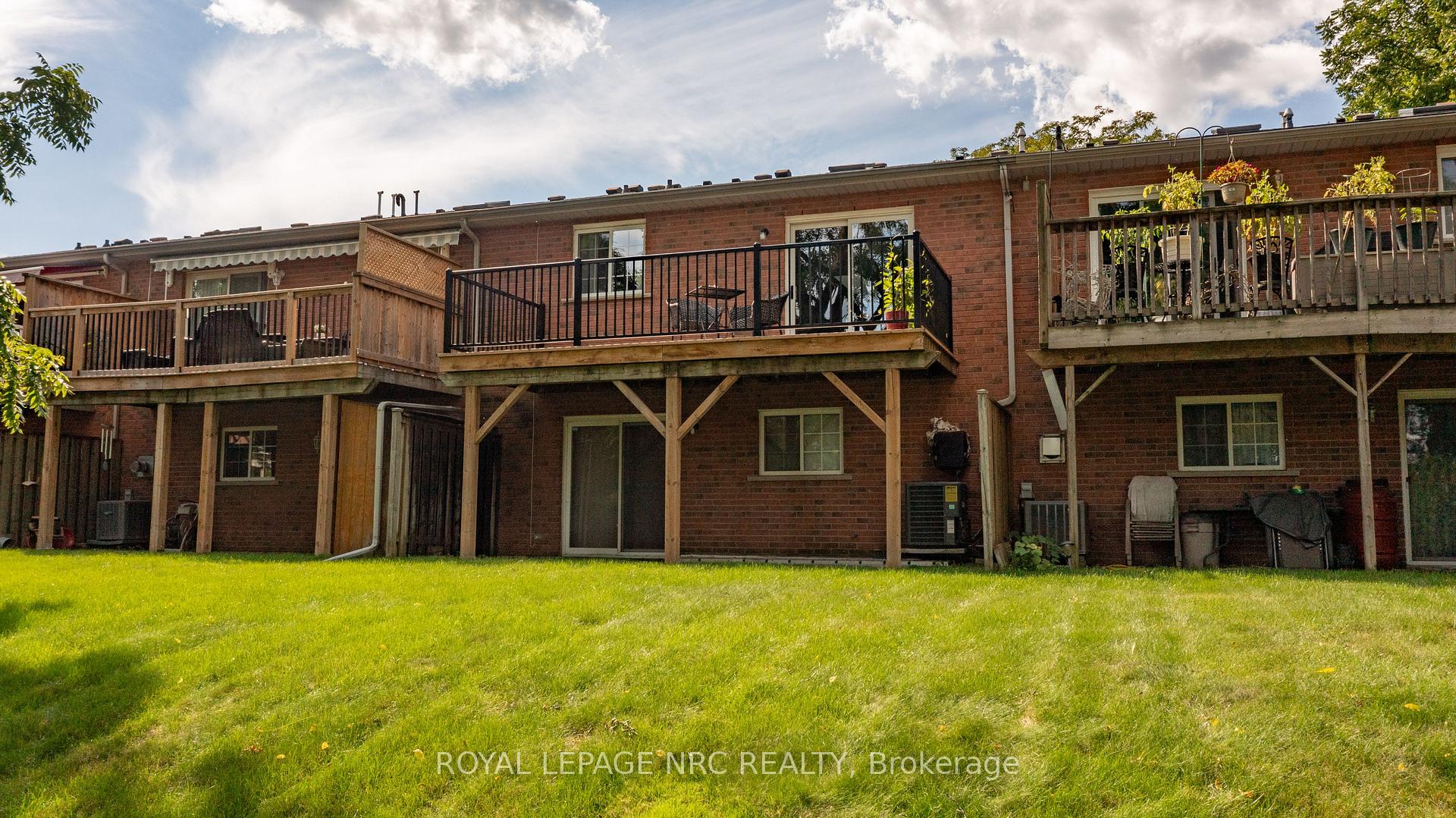 Photo 23 of 5 Kinsman Court, Pelham, Fonthill — HOMEH