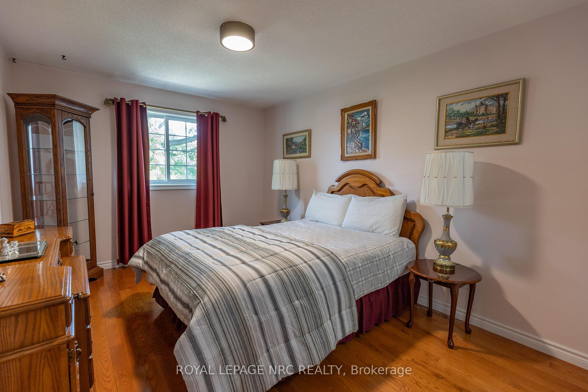 Photo 24 of 5 Kinsman Court, Pelham, Fonthill — HOMEH