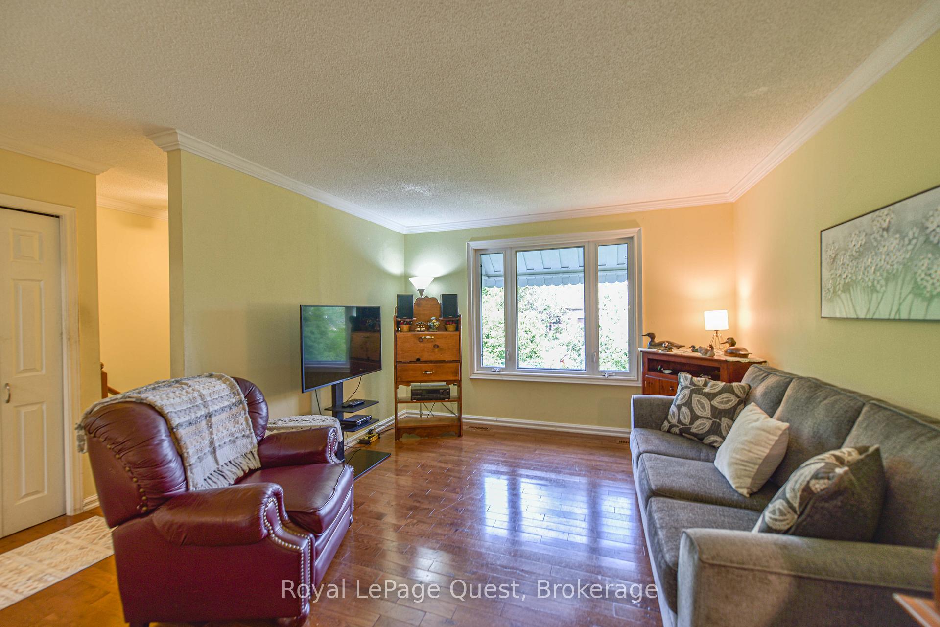Photo 13 of 9 Dancy Drive, Orillia — HOMEH