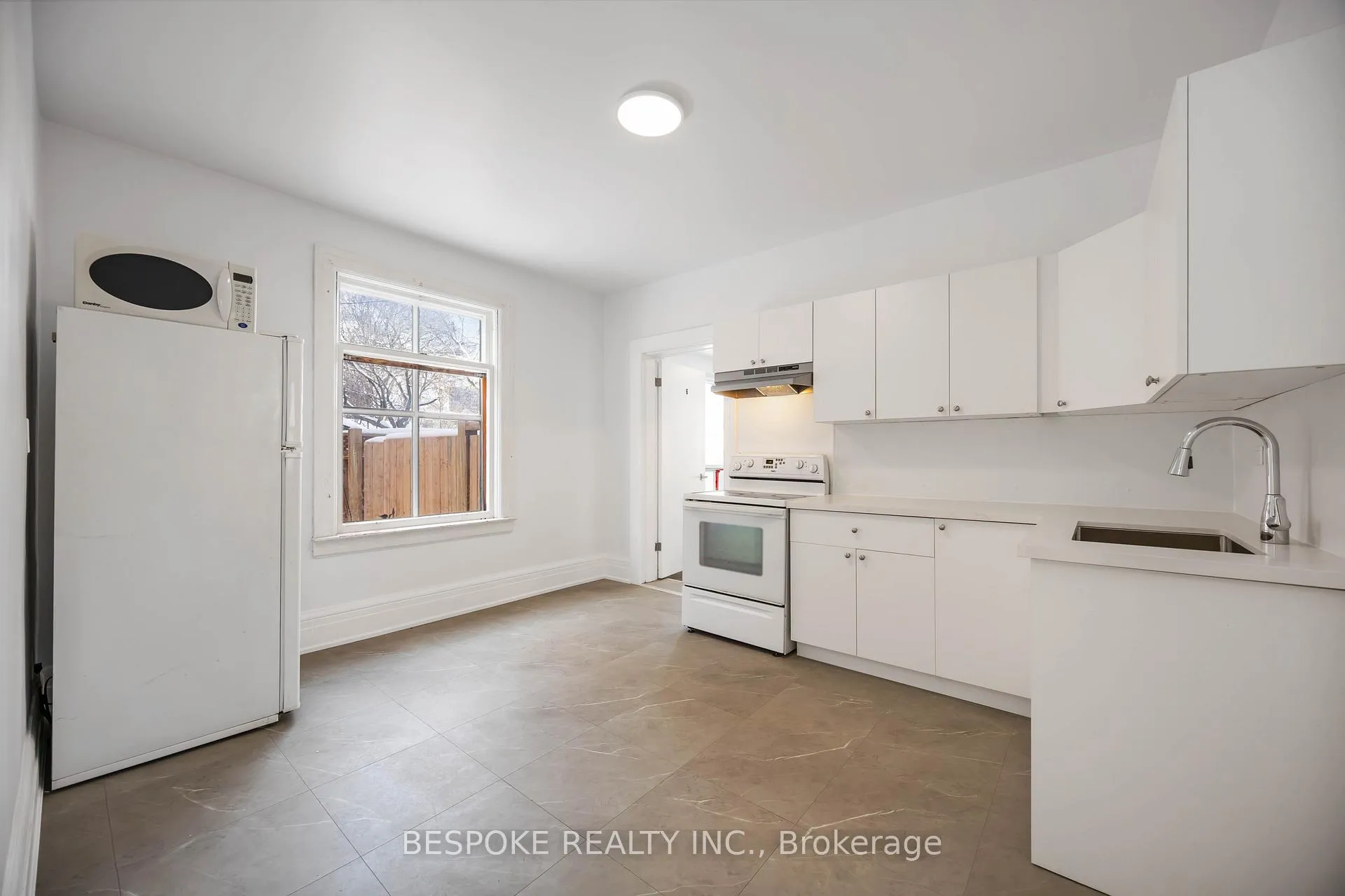Photo 5 of Unit RM 6, 140 Elgin Street E, Oshawa, O'Neill — HOMEH