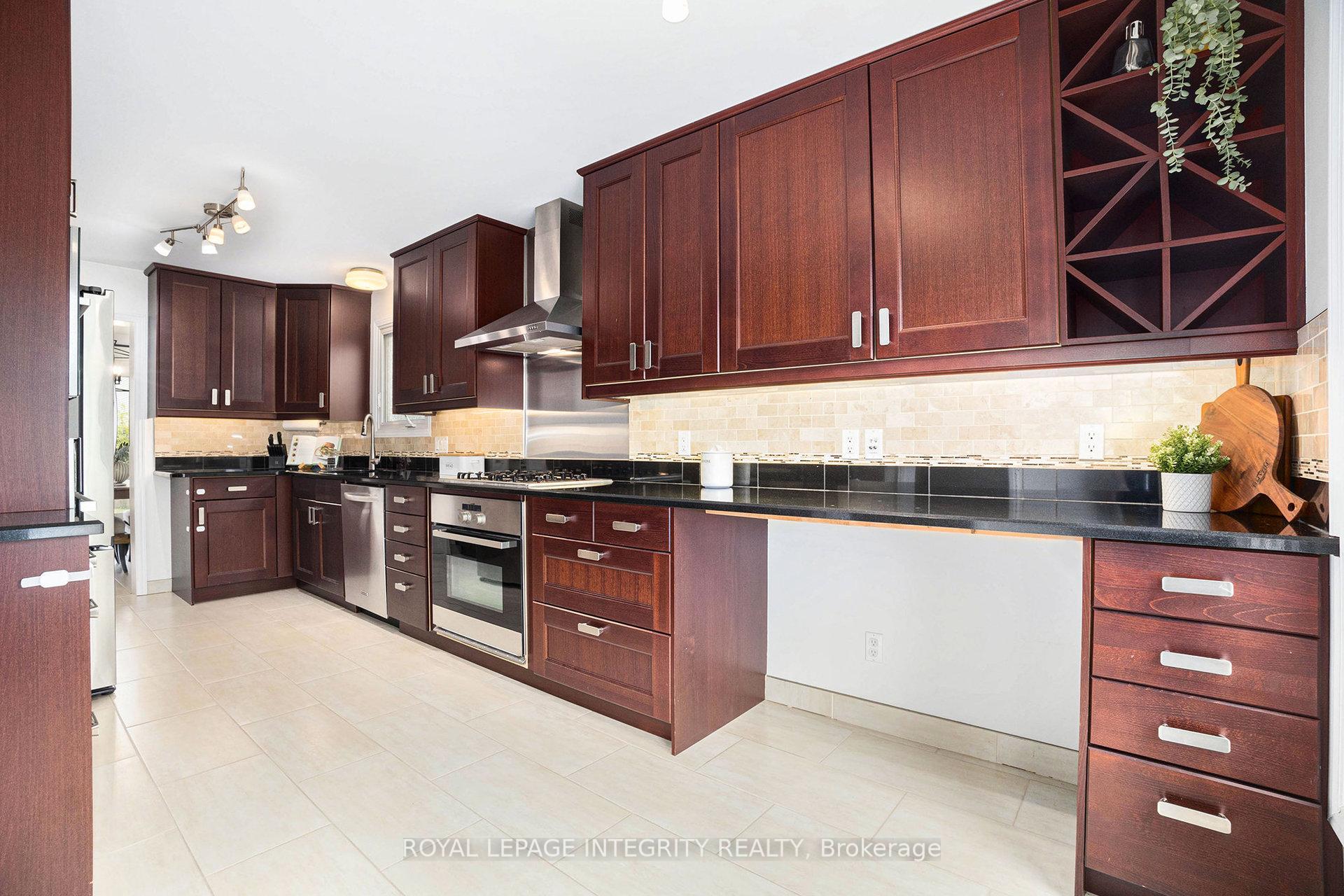 Photo 5 of 1134 St Germain Crescent, Ottawa, Convent Glen North — HOMEH