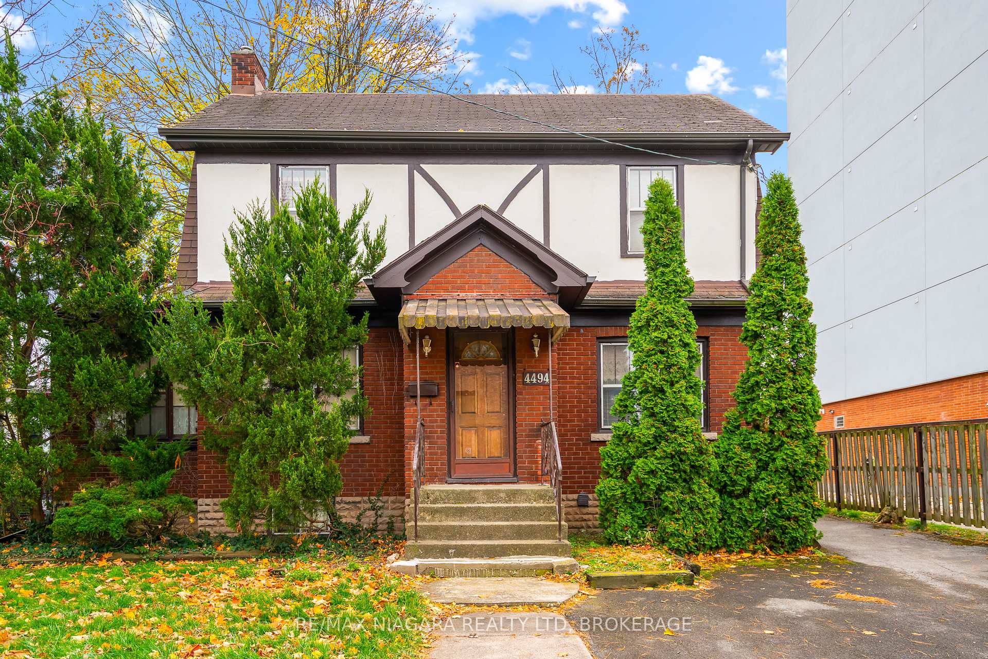 Photo 1 of 4494 Huron Street, Niagara Falls, Downtown — HOMEH