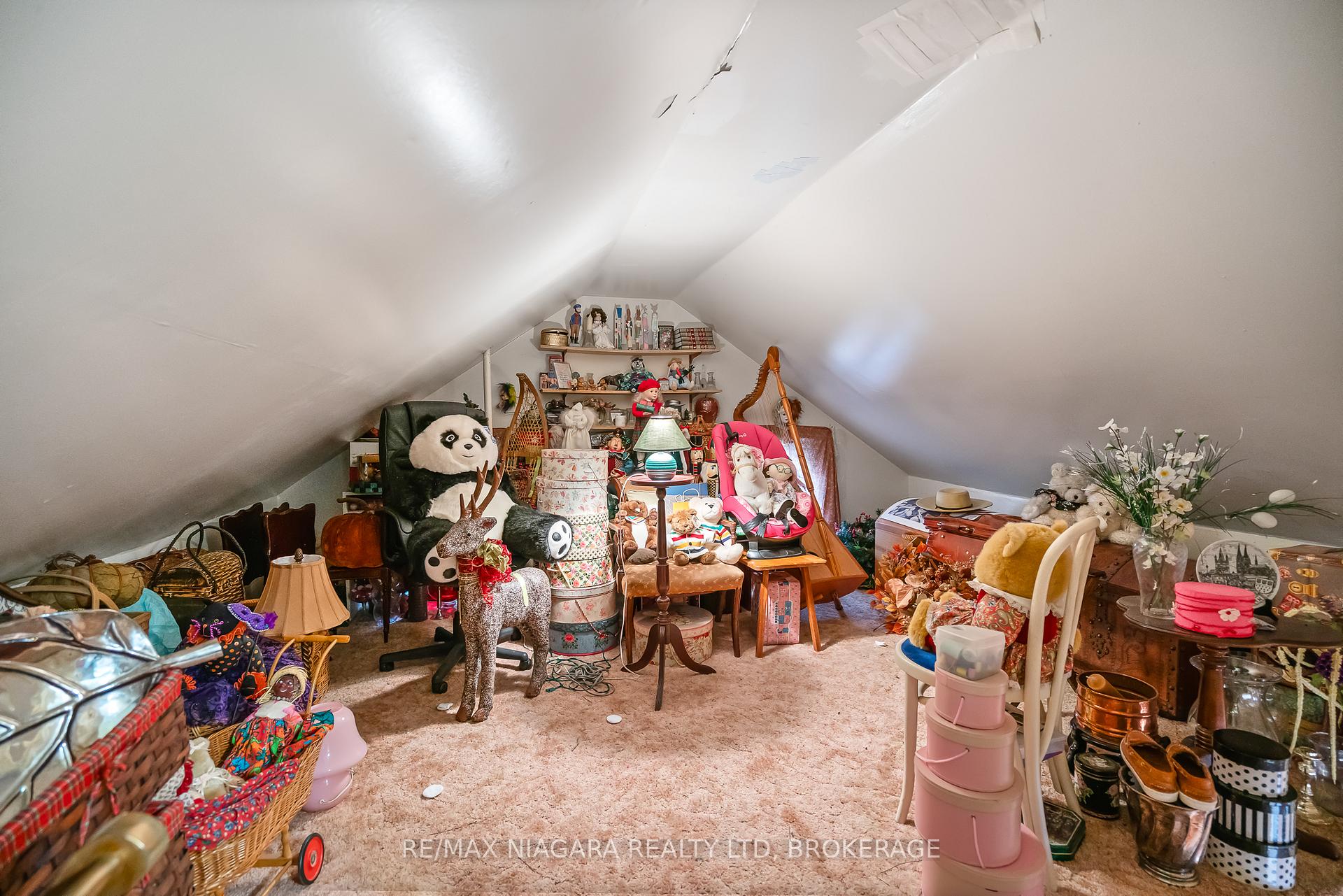 Photo 5 of 4494 Huron Street, Niagara Falls, Downtown — HOMEH