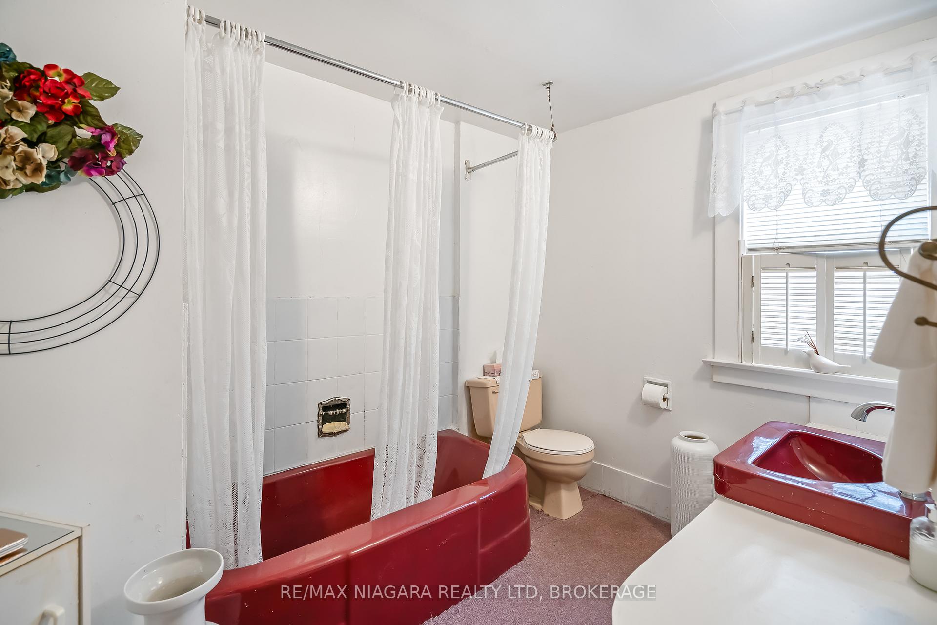 Photo 6 of 4494 Huron Street, Niagara Falls, Downtown — HOMEH