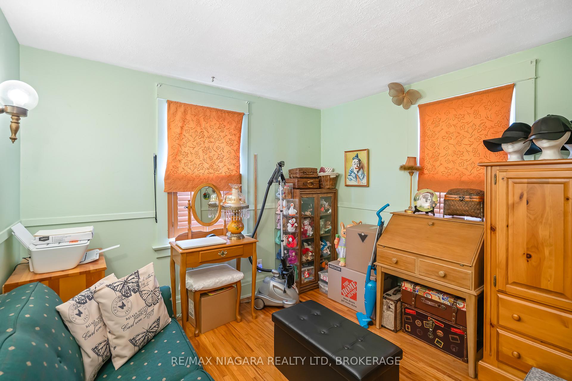 Photo 7 of 4494 Huron Street, Niagara Falls, Downtown — HOMEH