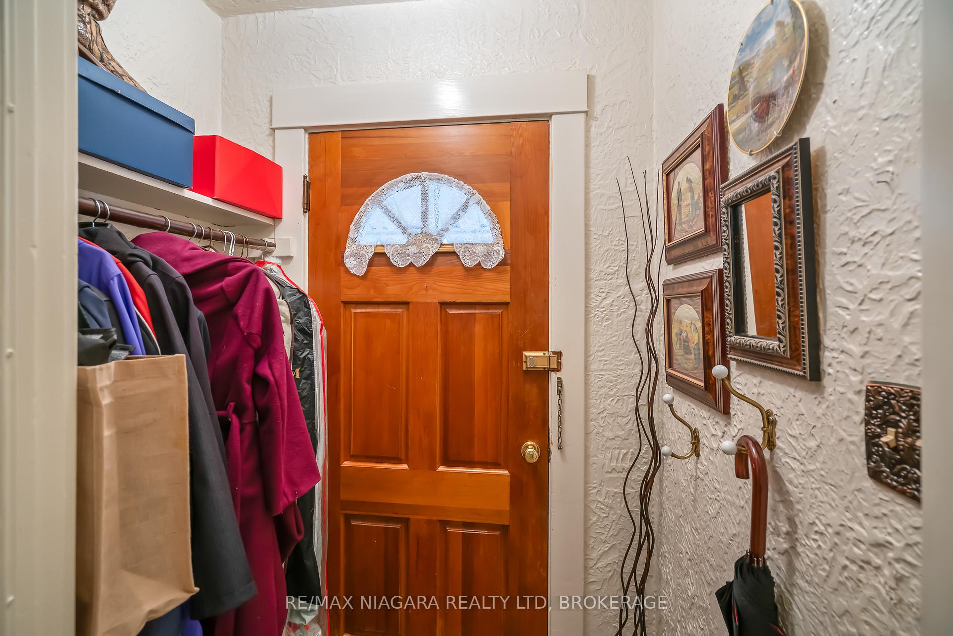Photo 11 of 4494 Huron Street, Niagara Falls, Downtown — HOMEH