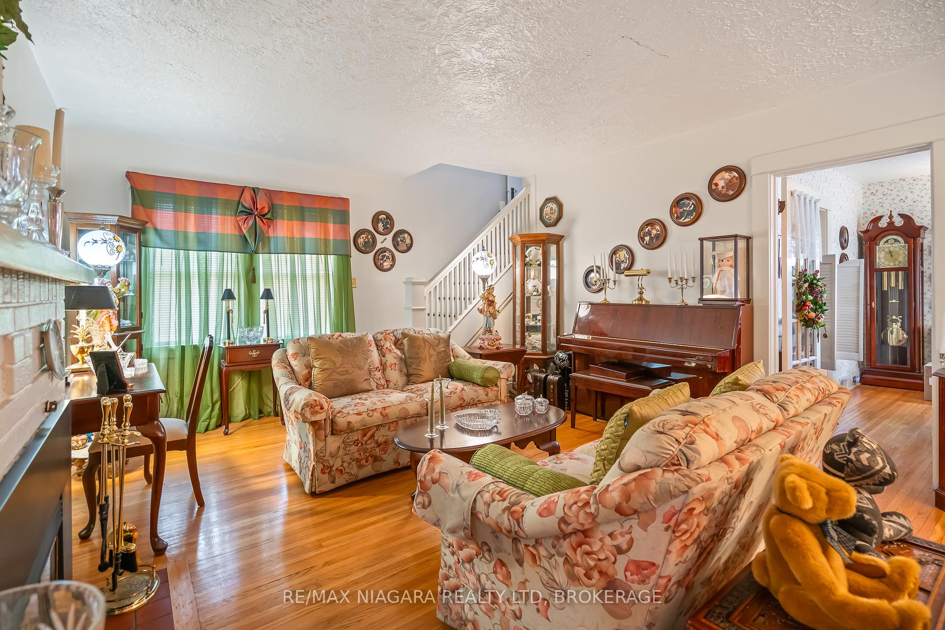 Photo 14 of 4494 Huron Street, Niagara Falls, Downtown — HOMEH