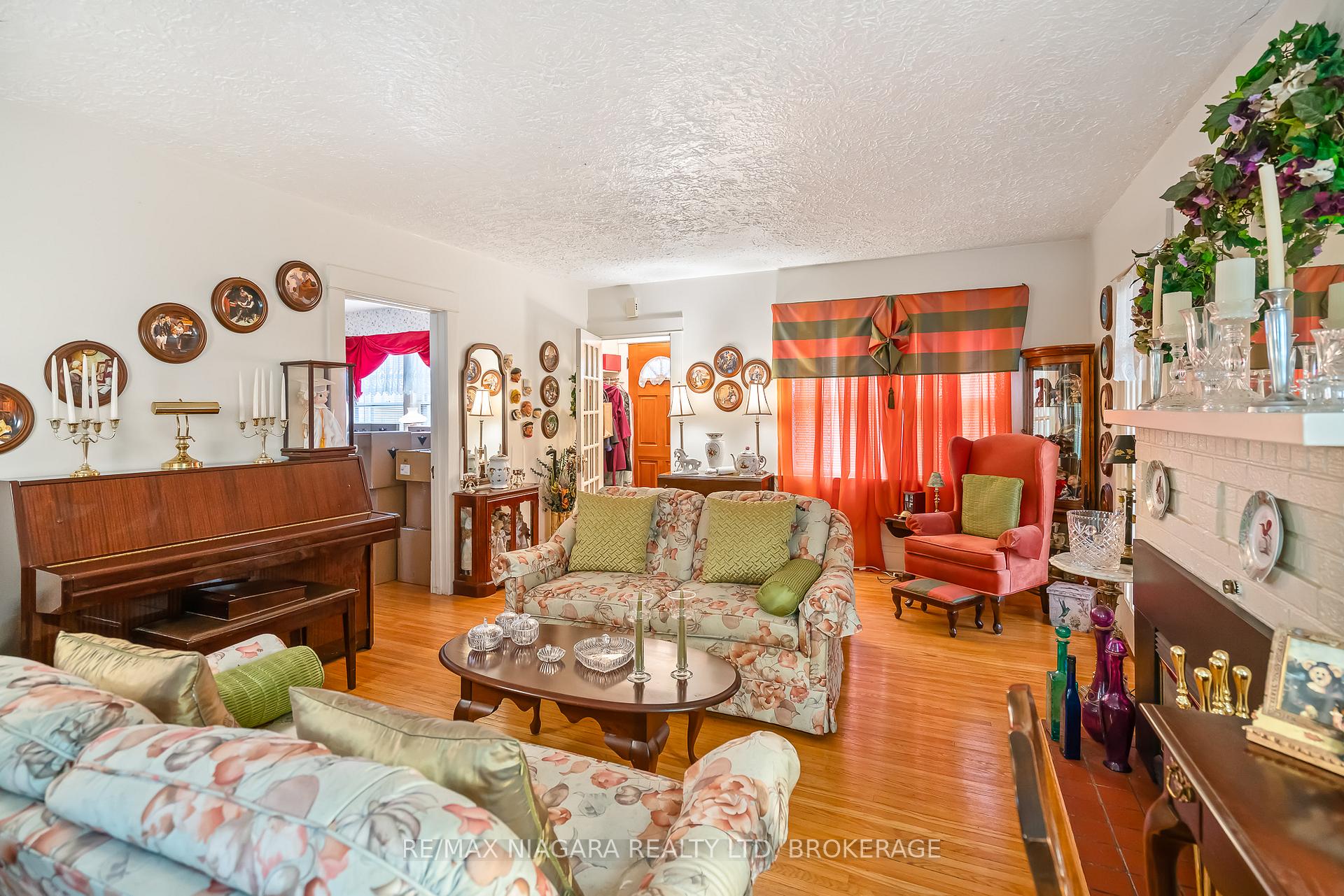 Photo 15 of 4494 Huron Street, Niagara Falls, Downtown — HOMEH