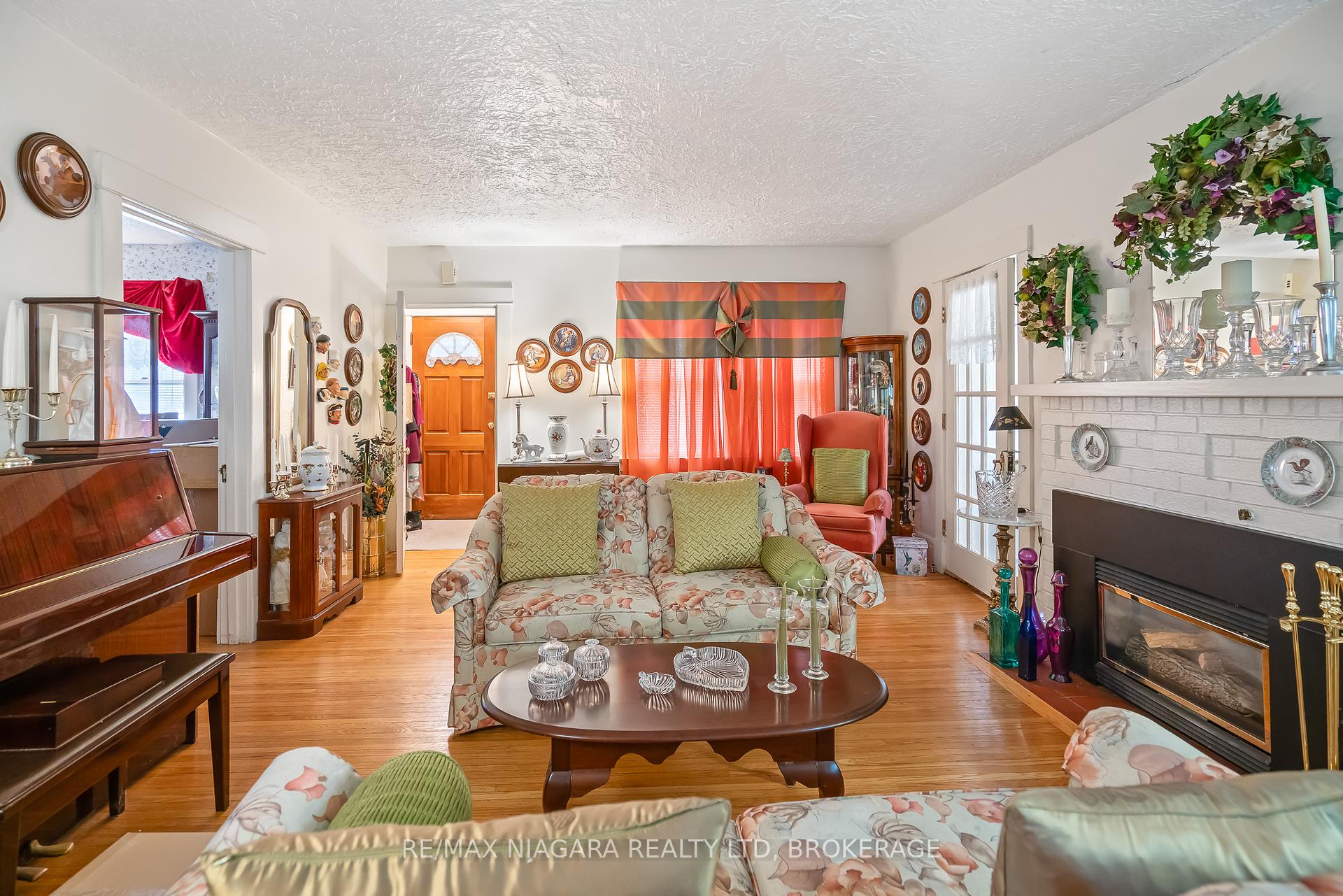 Photo 16 of 4494 Huron Street, Niagara Falls, Downtown — HOMEH
