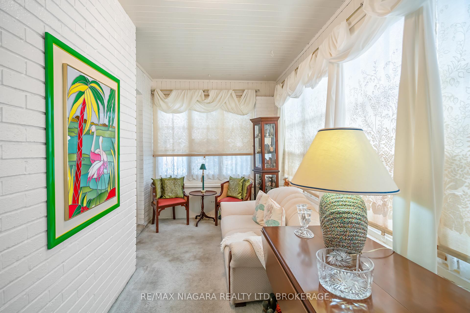 Photo 19 of 4494 Huron Street, Niagara Falls, Downtown — HOMEH