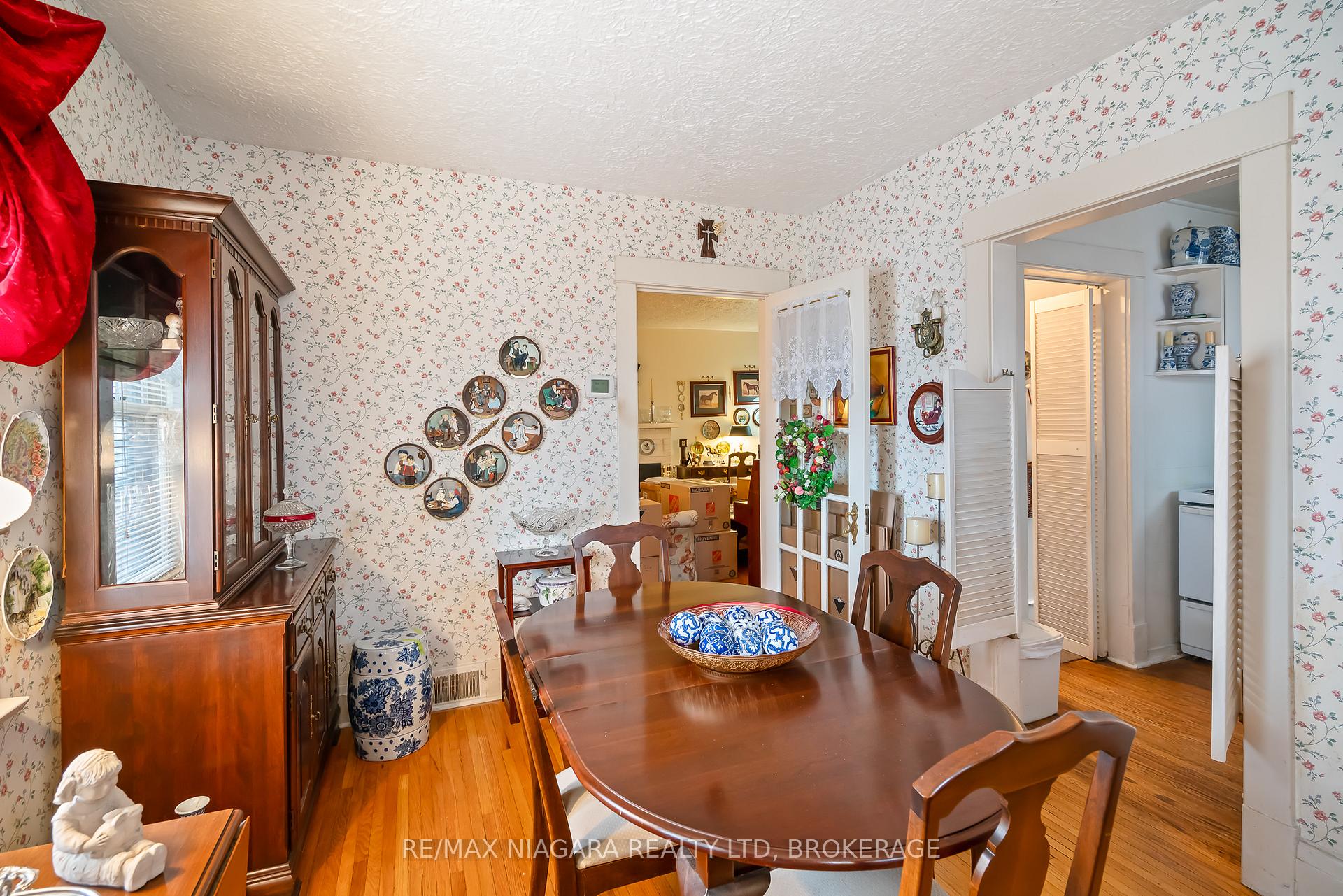 Photo 21 of 4494 Huron Street, Niagara Falls, Downtown — HOMEH