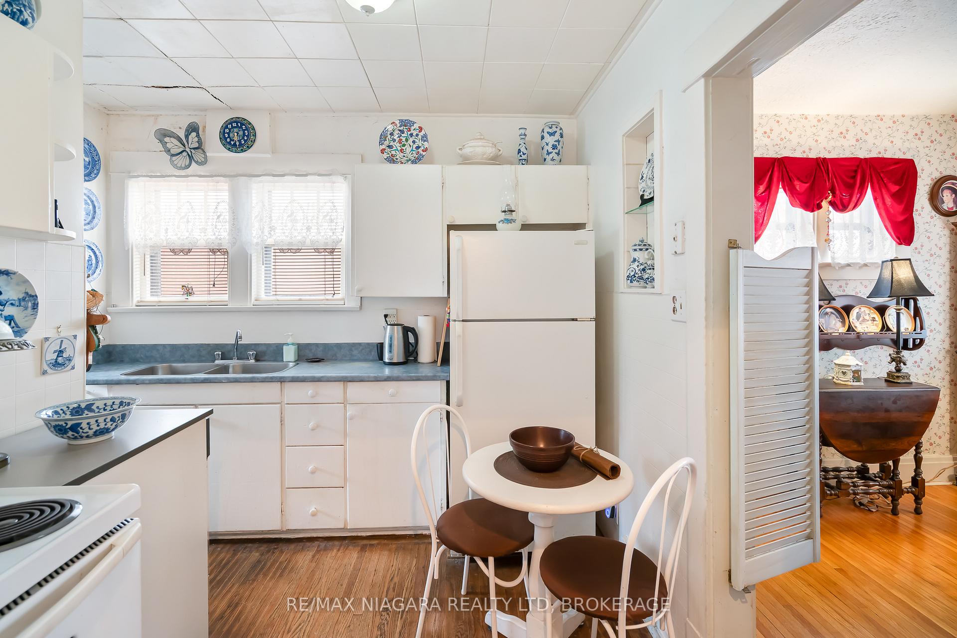 Photo 22 of 4494 Huron Street, Niagara Falls, Downtown — HOMEH